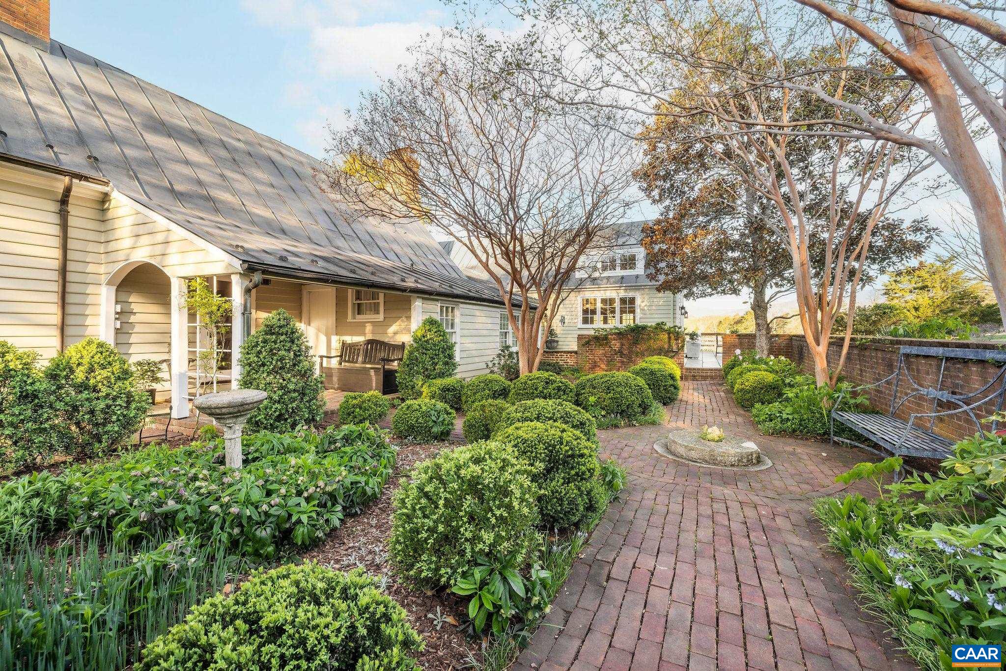 240 BROAD AXE RD
