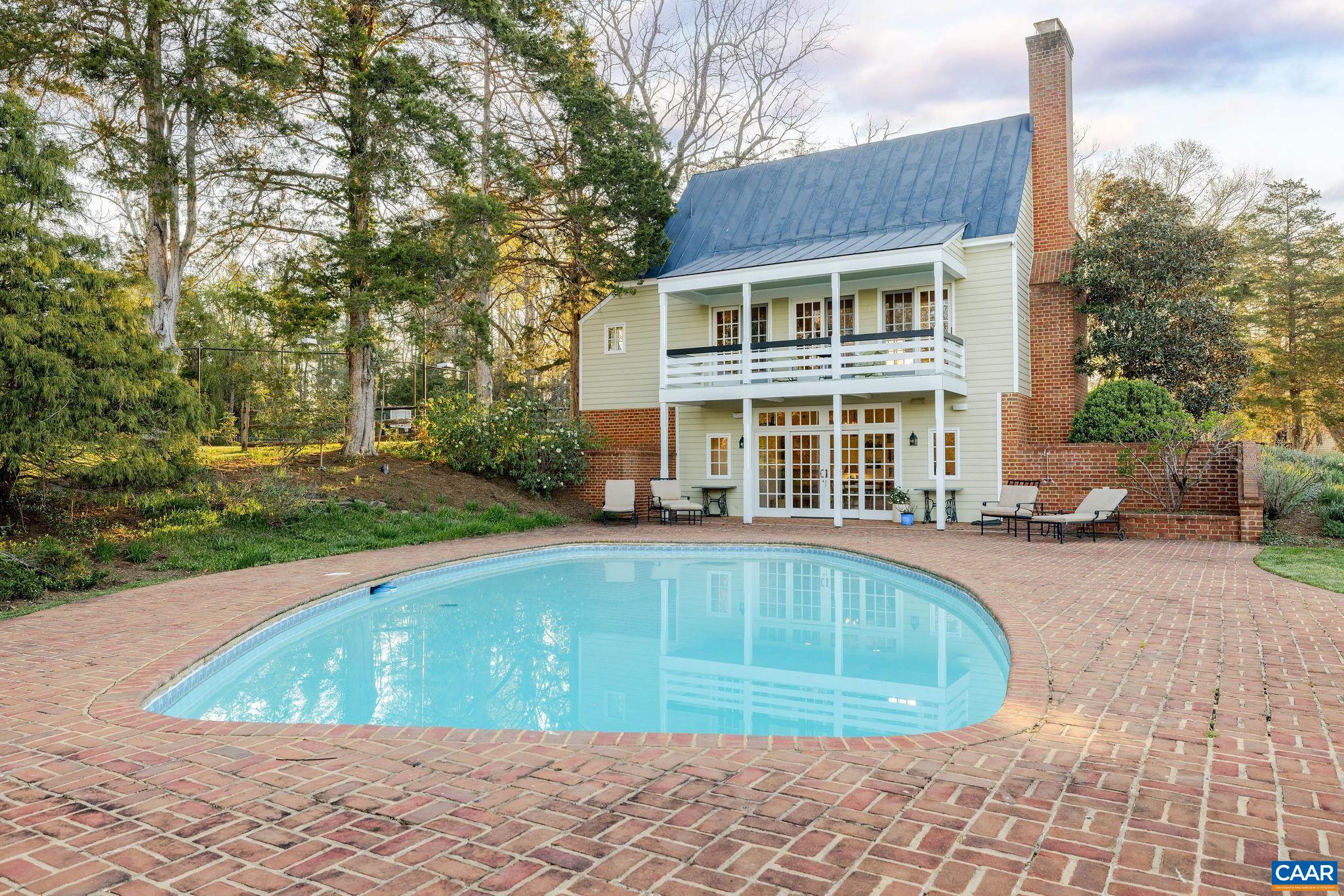 240 BROAD AXE RD