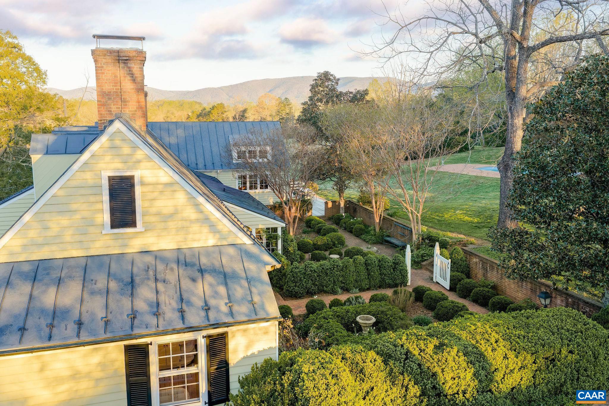 240 BROAD AXE RD