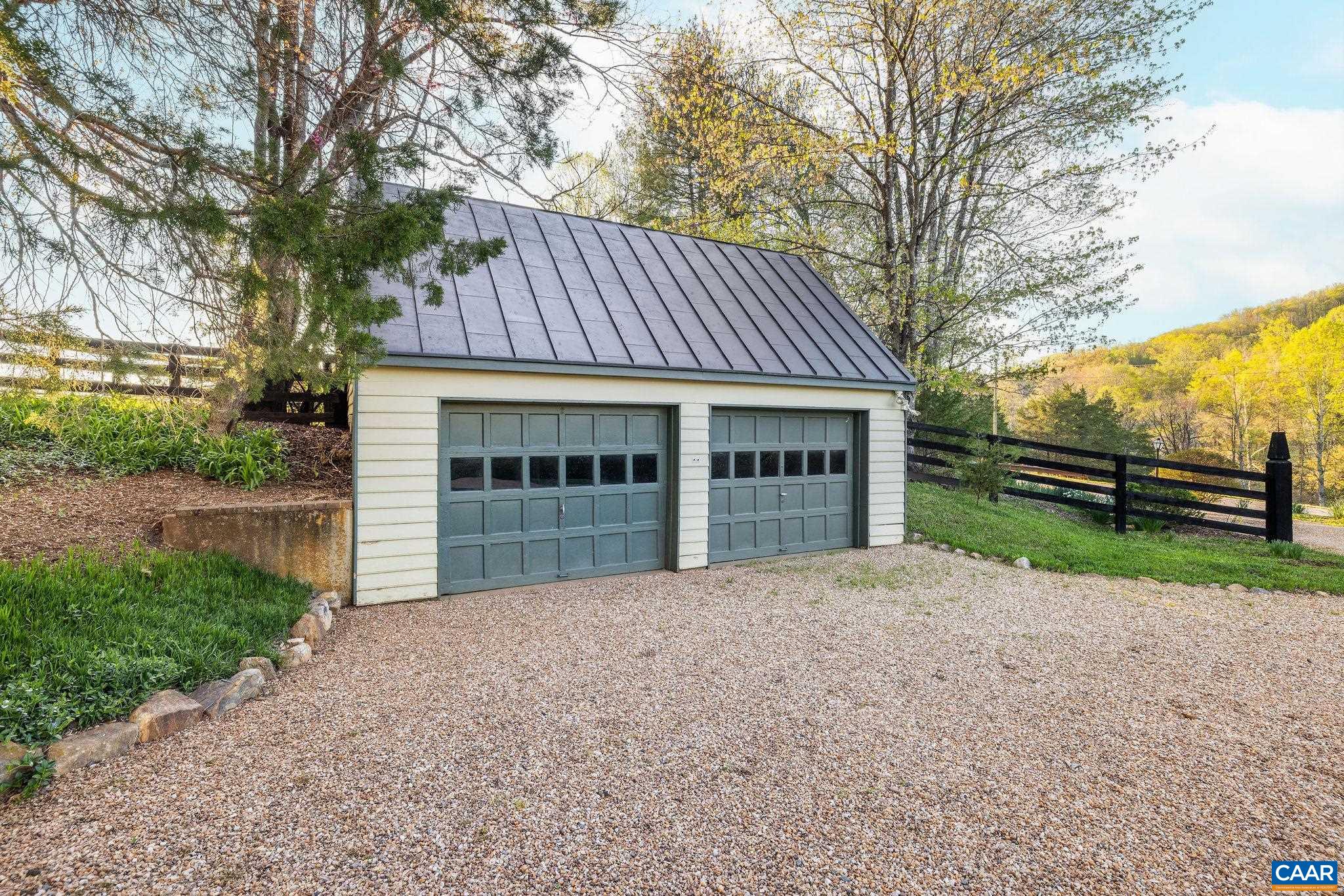 240 BROAD AXE RD