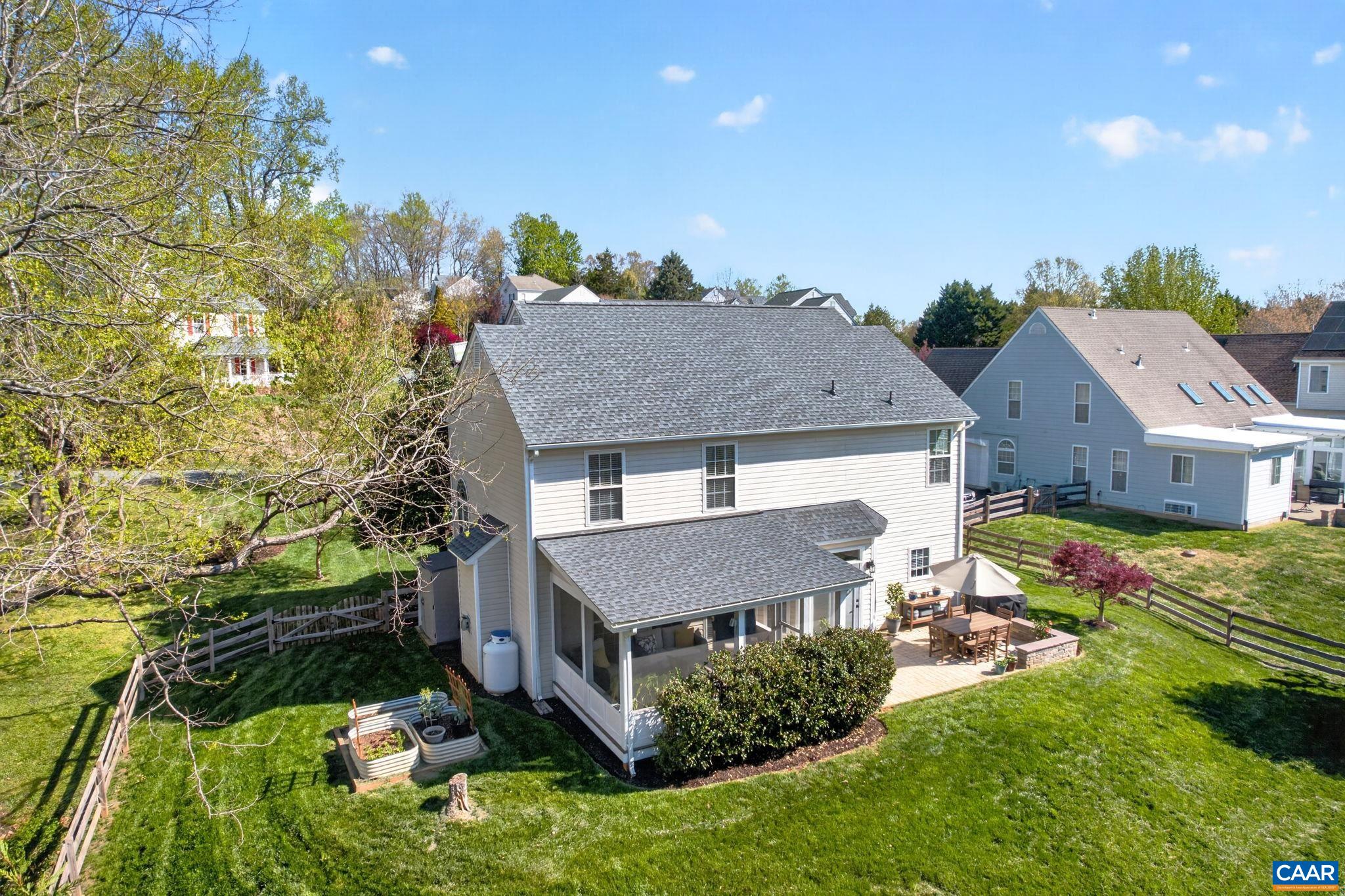 187 FOX HORN LN