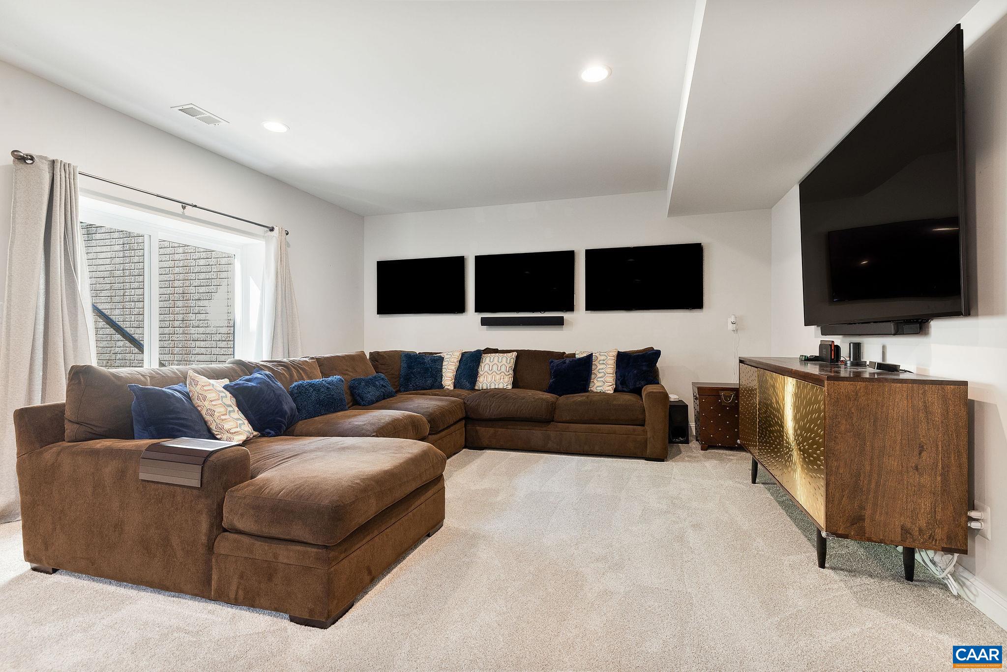 1630 VICTOR PL