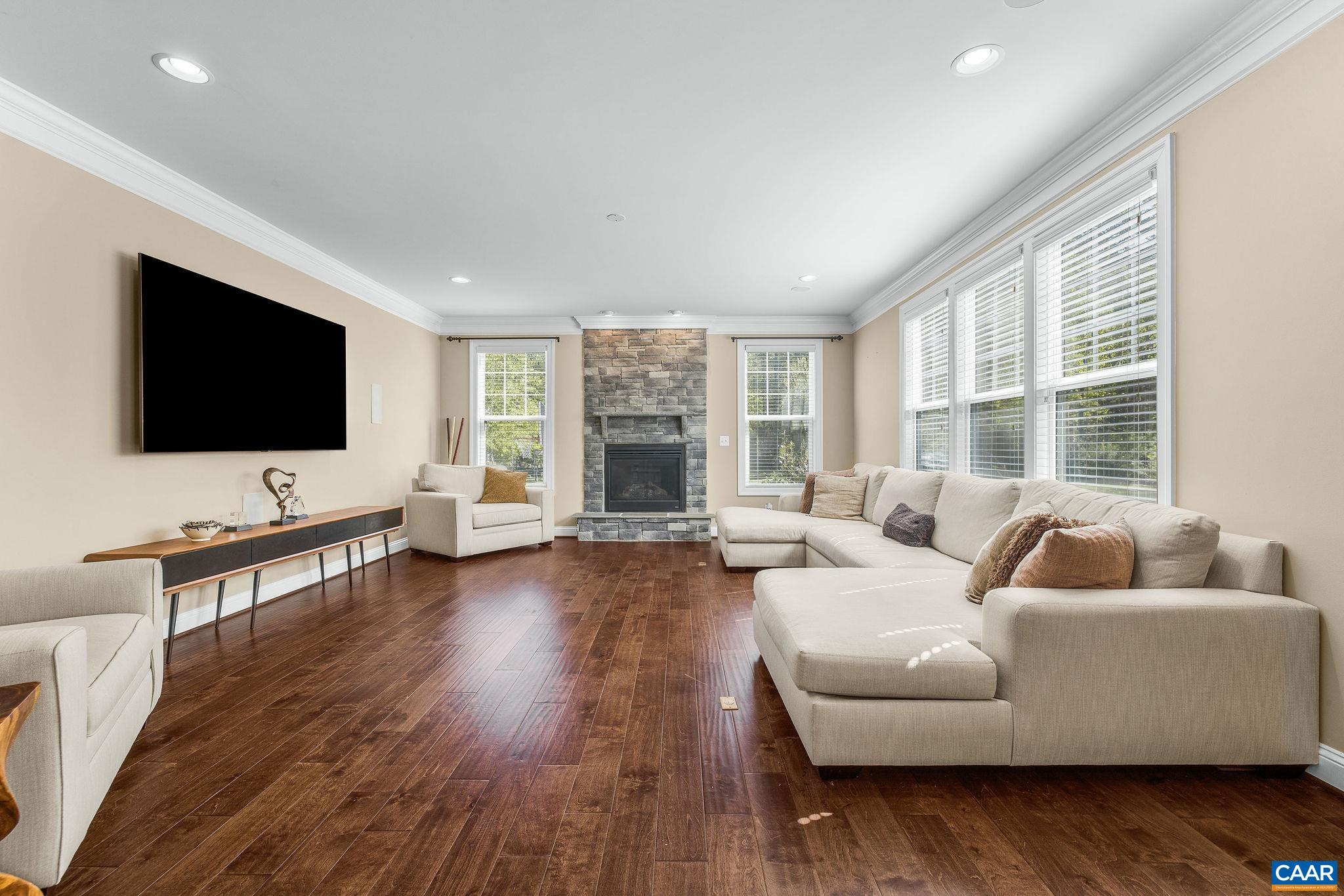1630 VICTOR PL