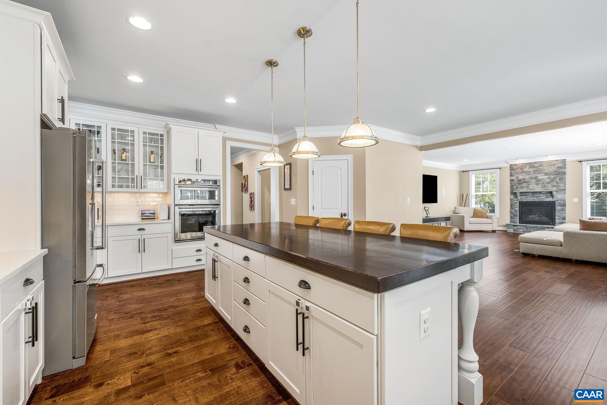 1630 VICTOR PL