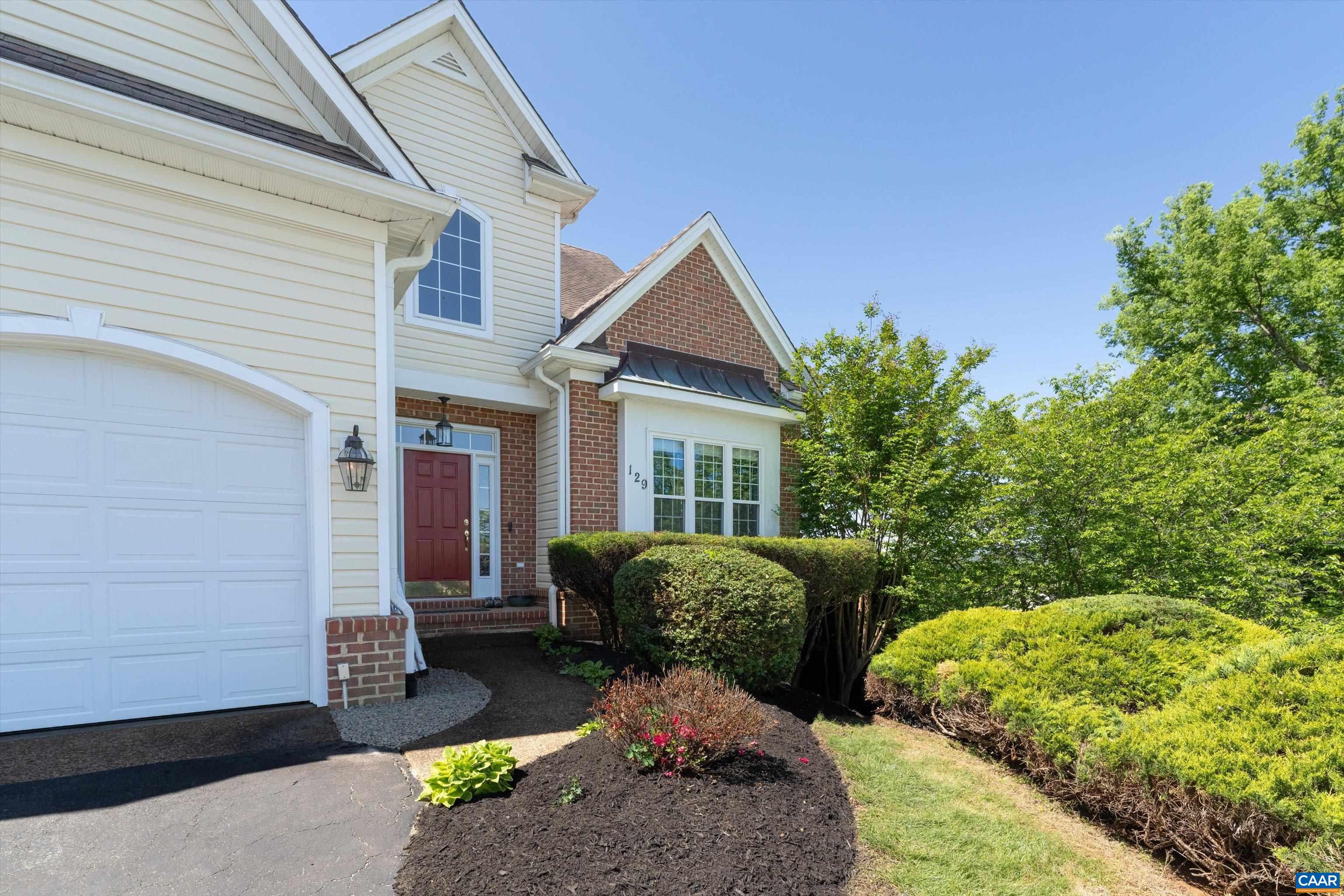 129 FONTANA CT