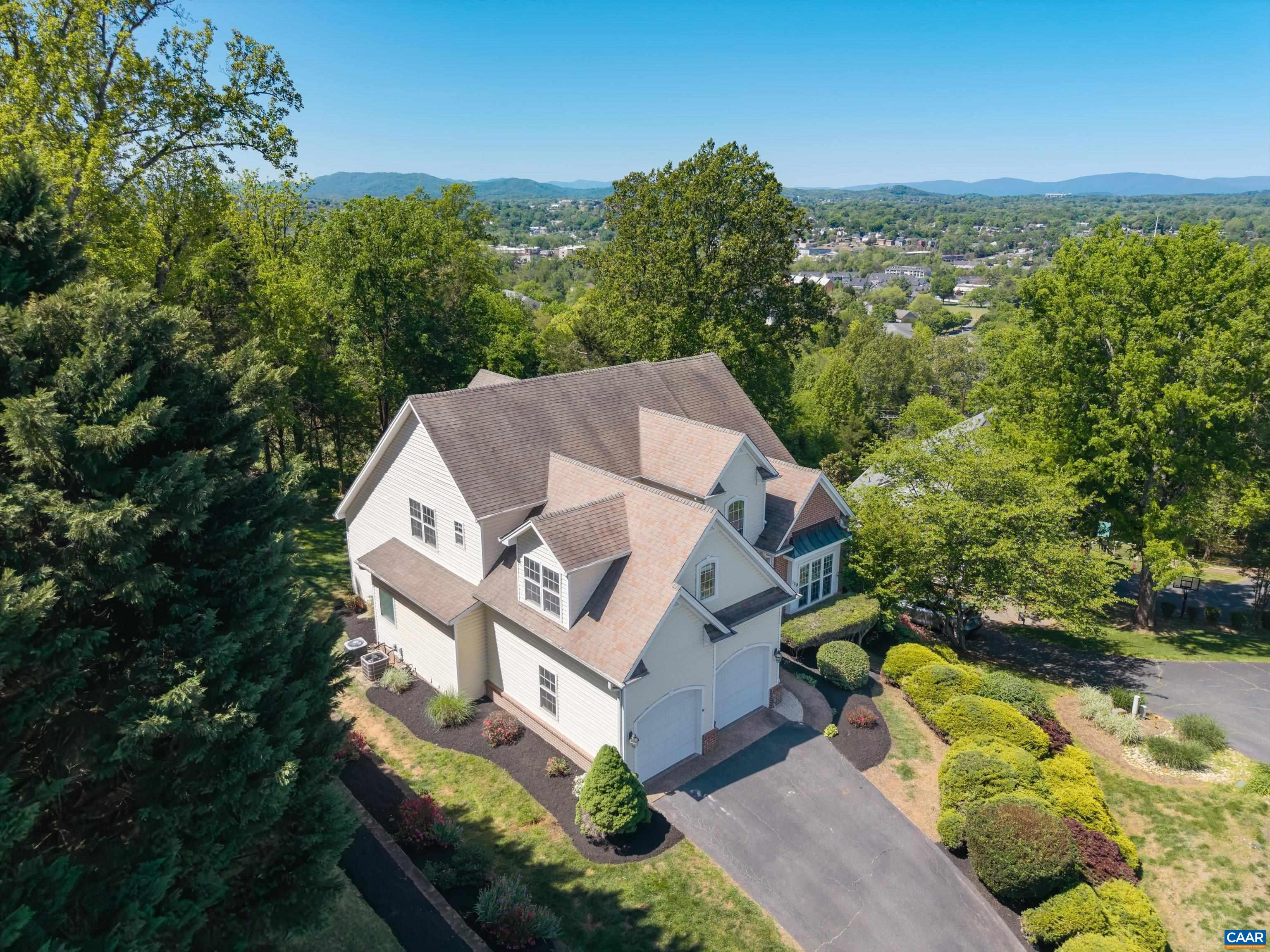 129 FONTANA CT