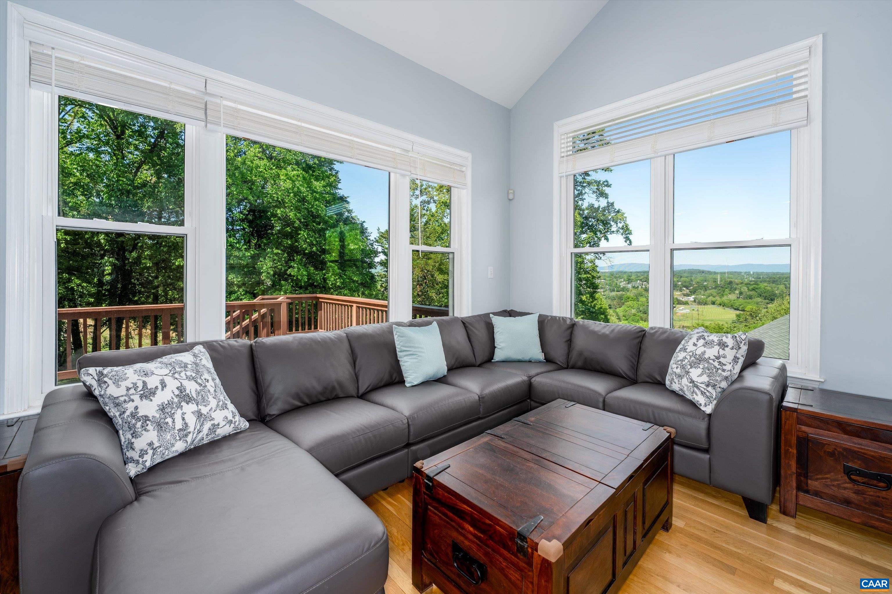129 FONTANA CT