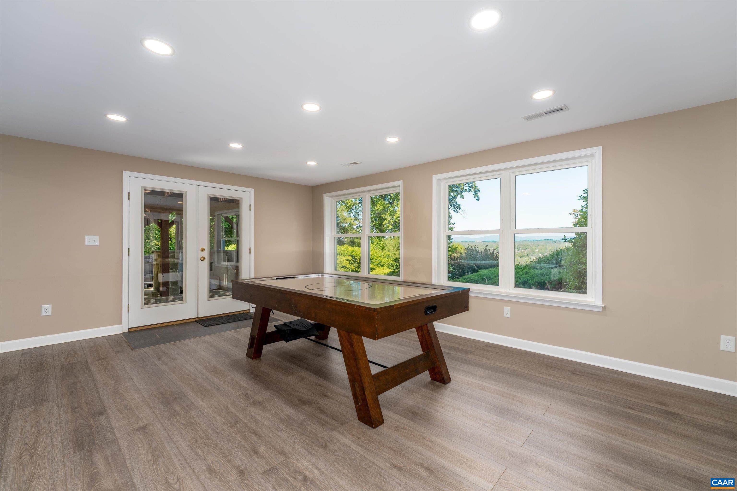 129 FONTANA CT