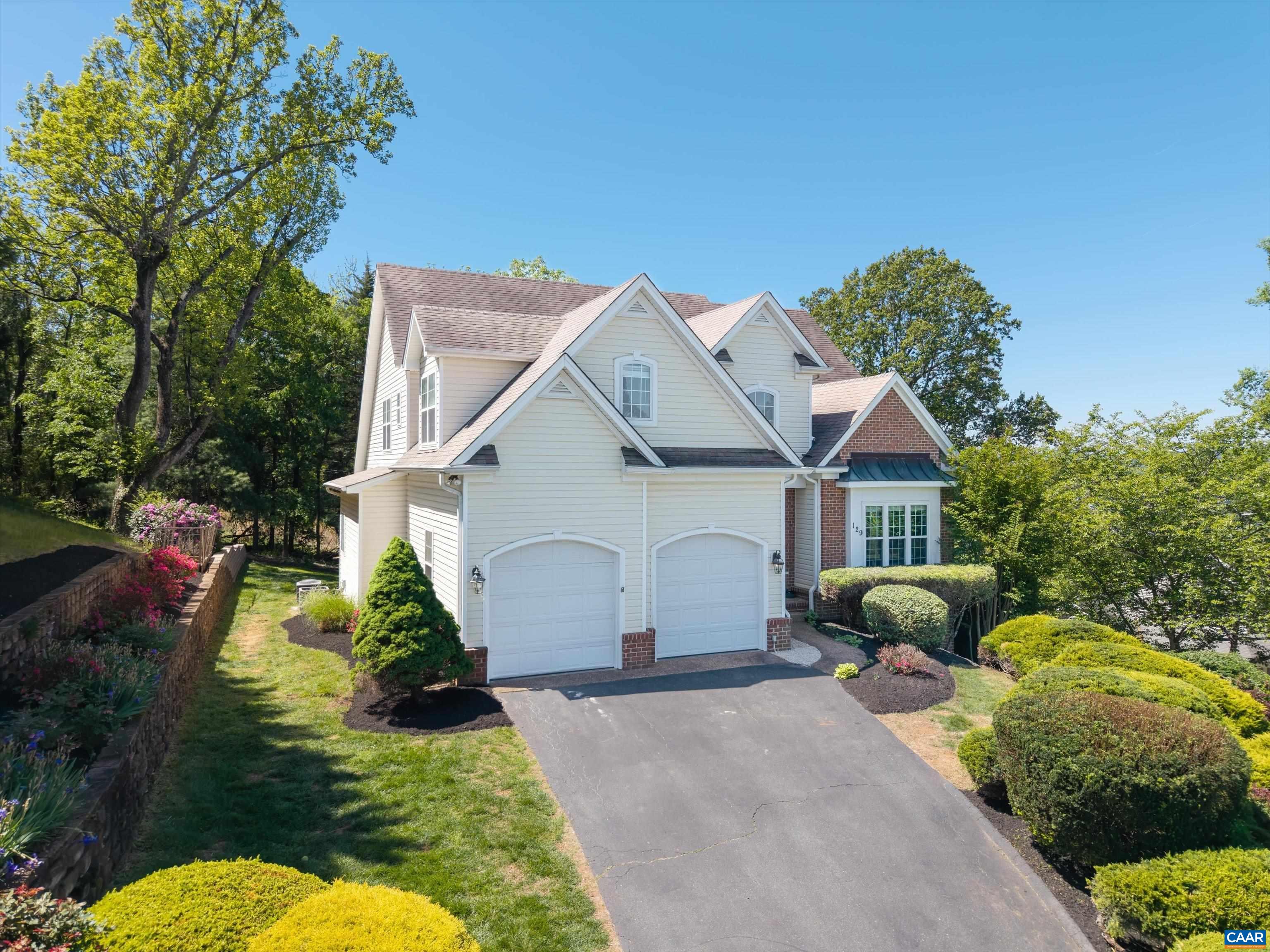 129 FONTANA CT