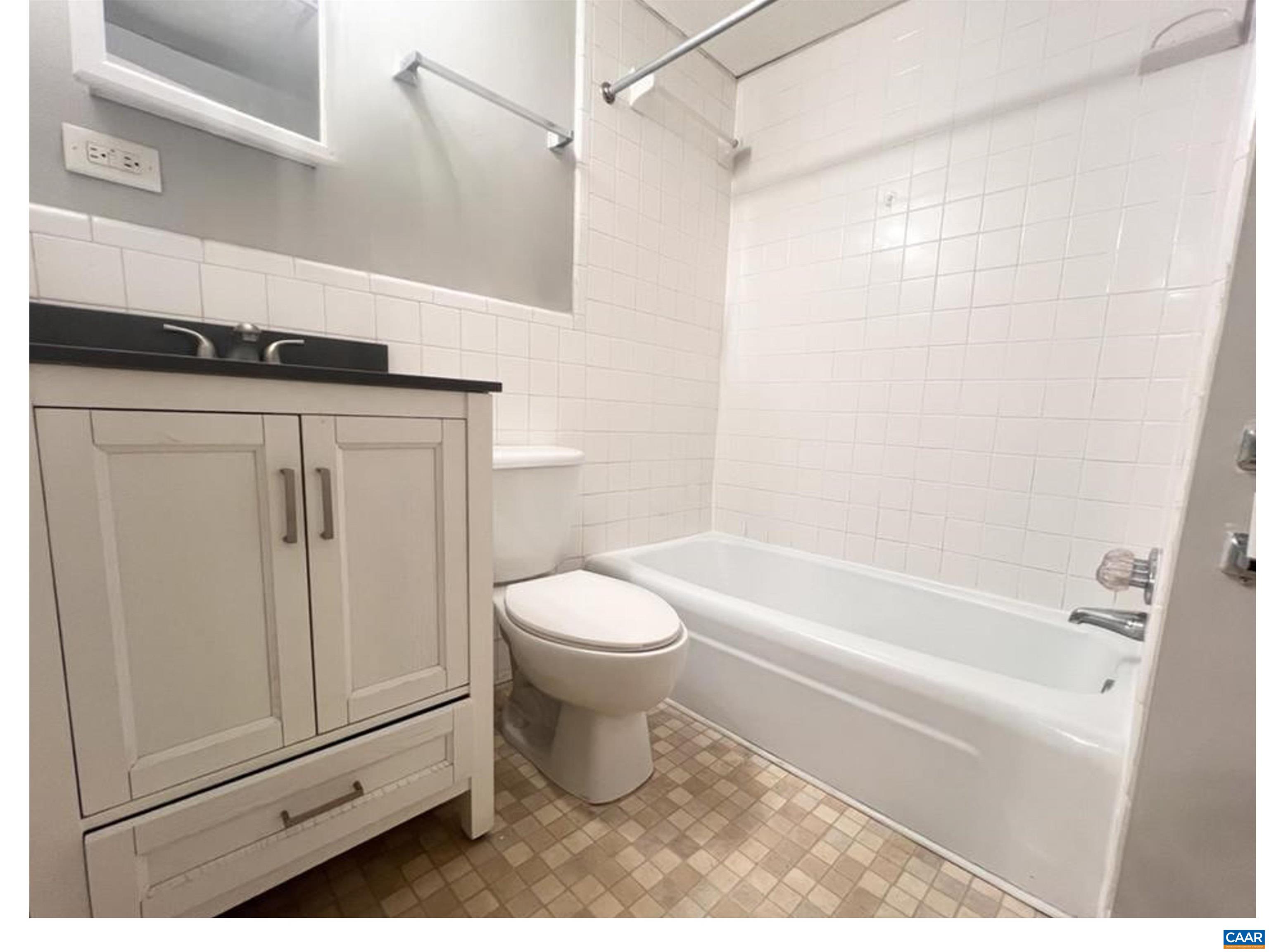 1800 JEFFERSON PARK AVE Unit: 62