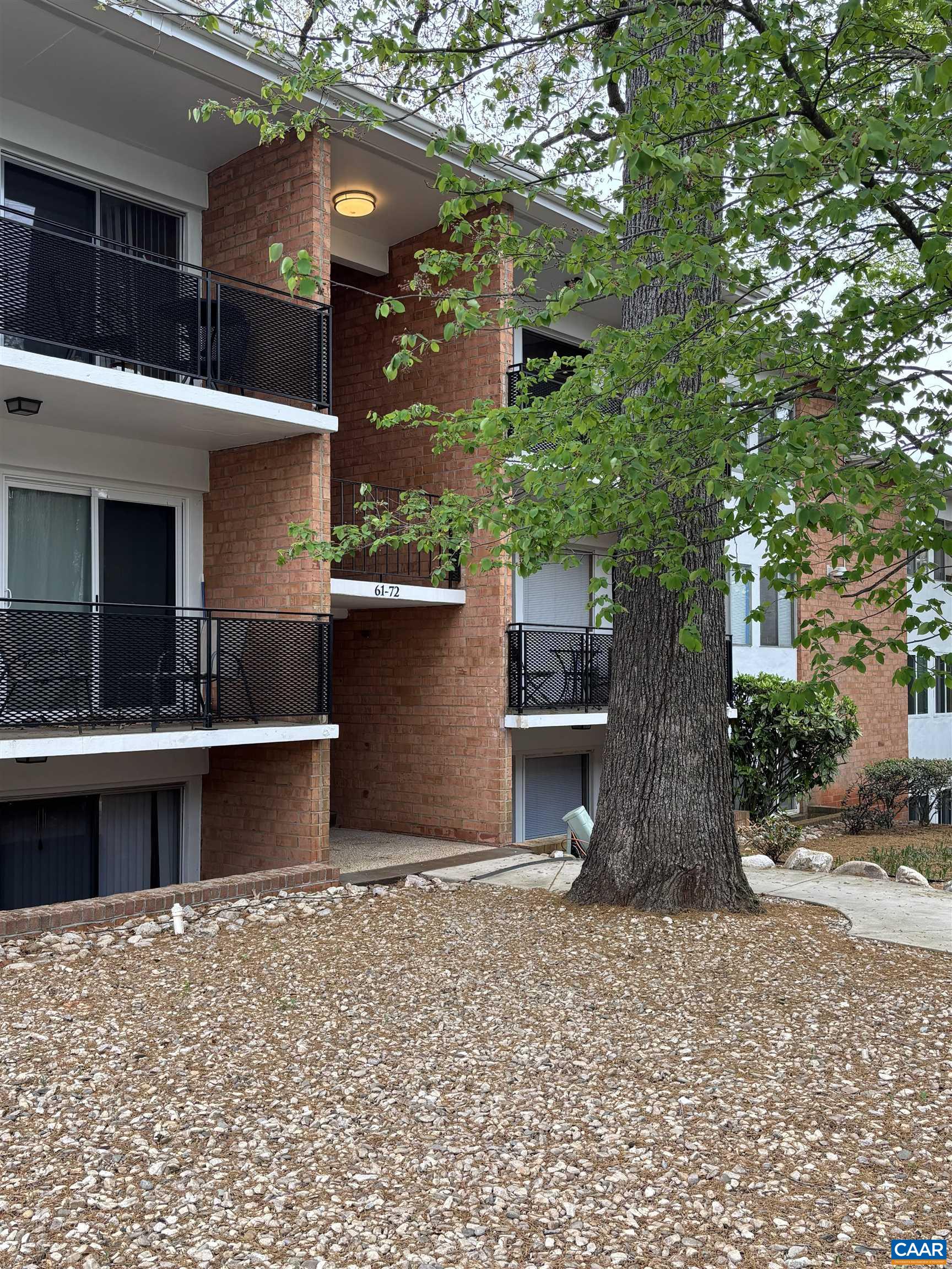 1800 JEFFERSON PARK AVE Unit: 62