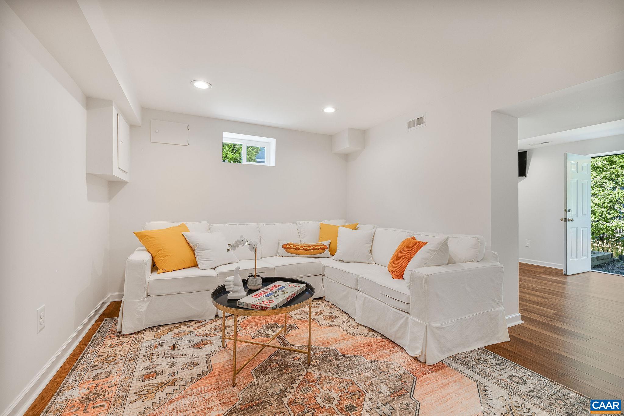 1007 HOLMES AVE