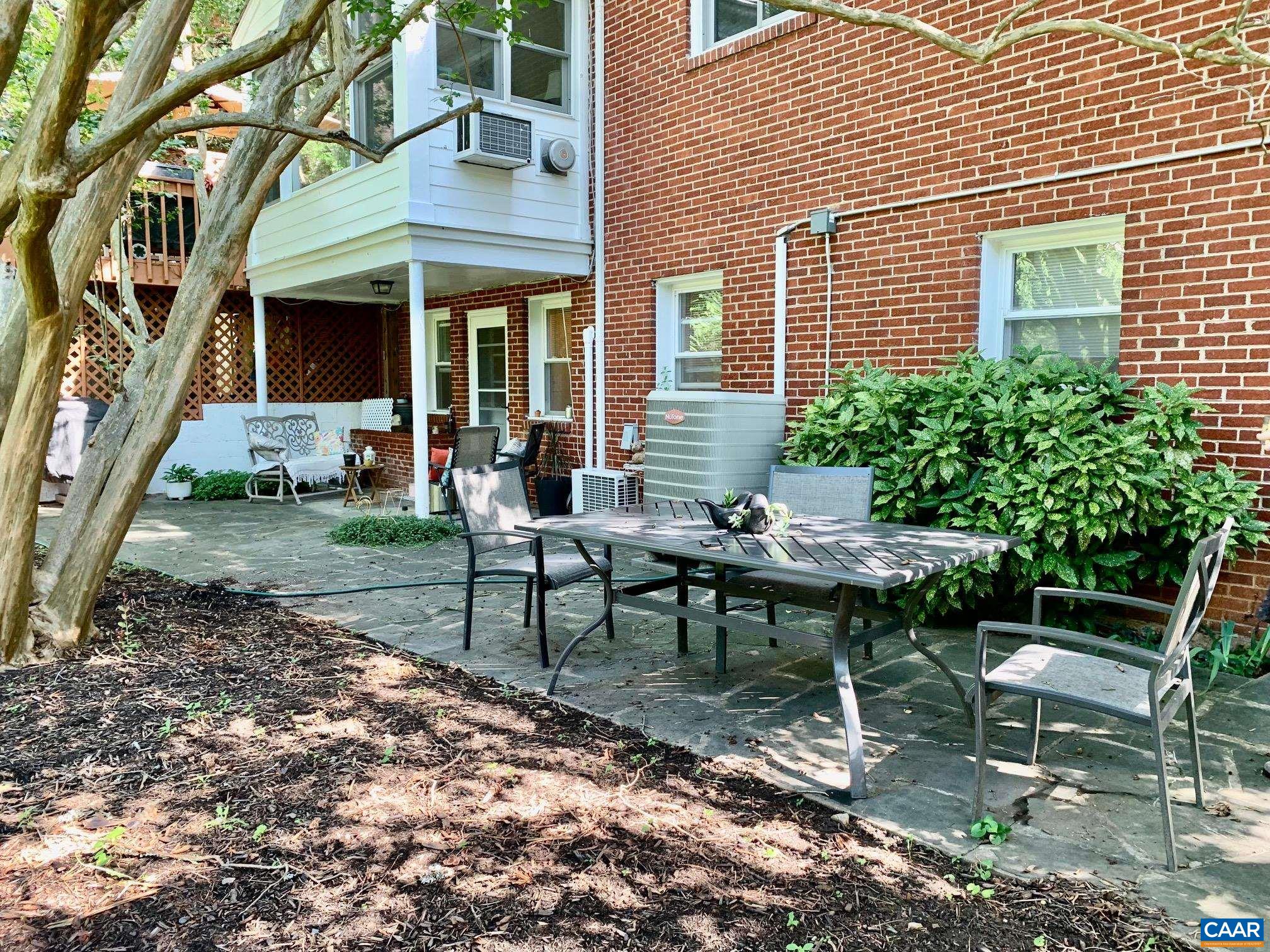 714 LYONS AVE