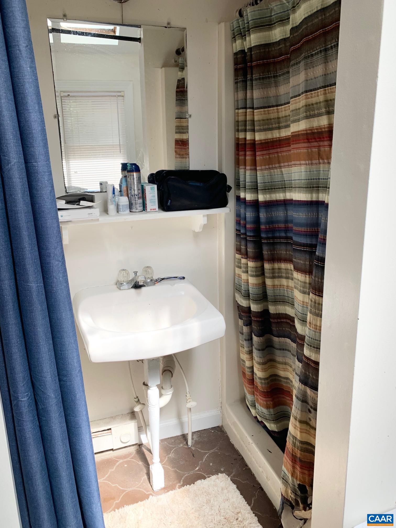 111 CHELSEA DR Unit: 5