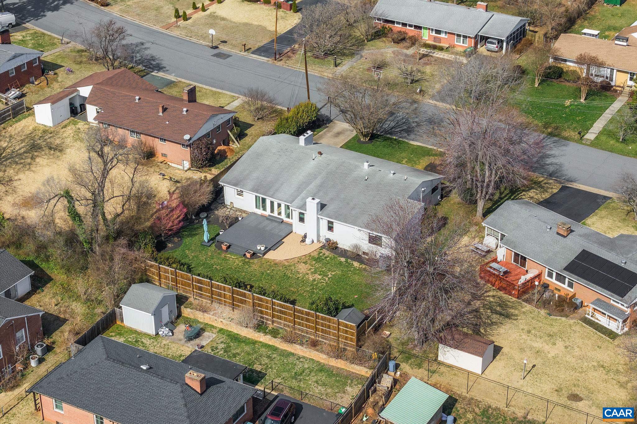 1302 LESTER DR