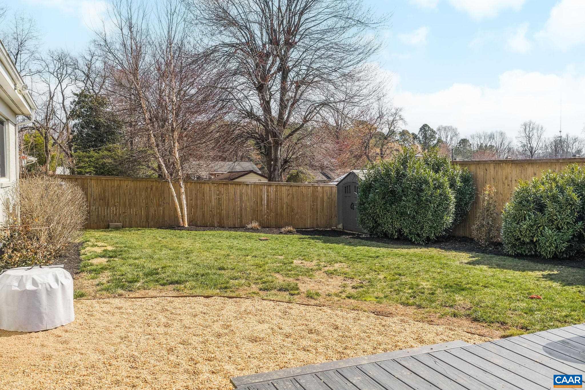 1302 LESTER DR