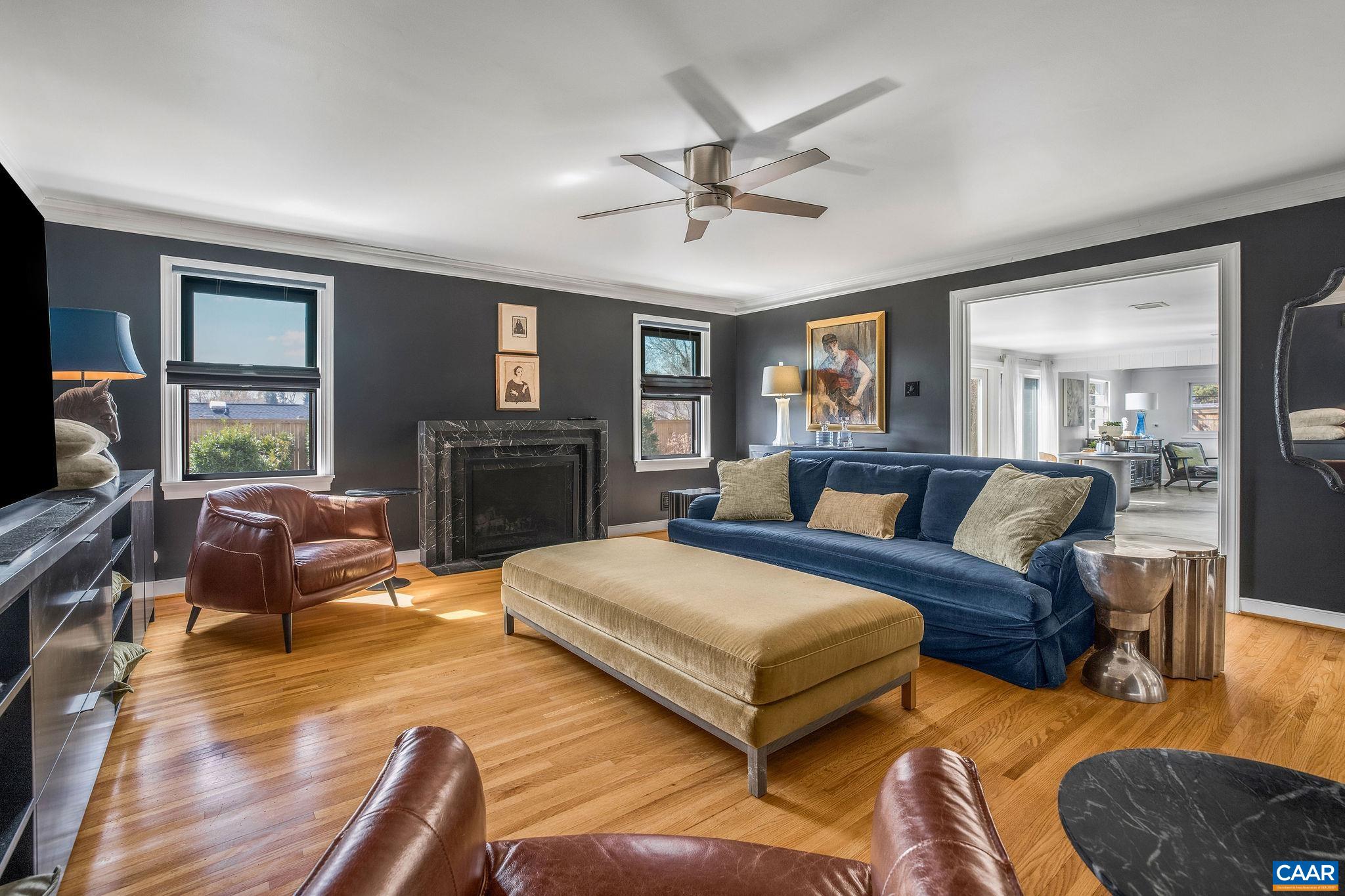 1302 LESTER DR