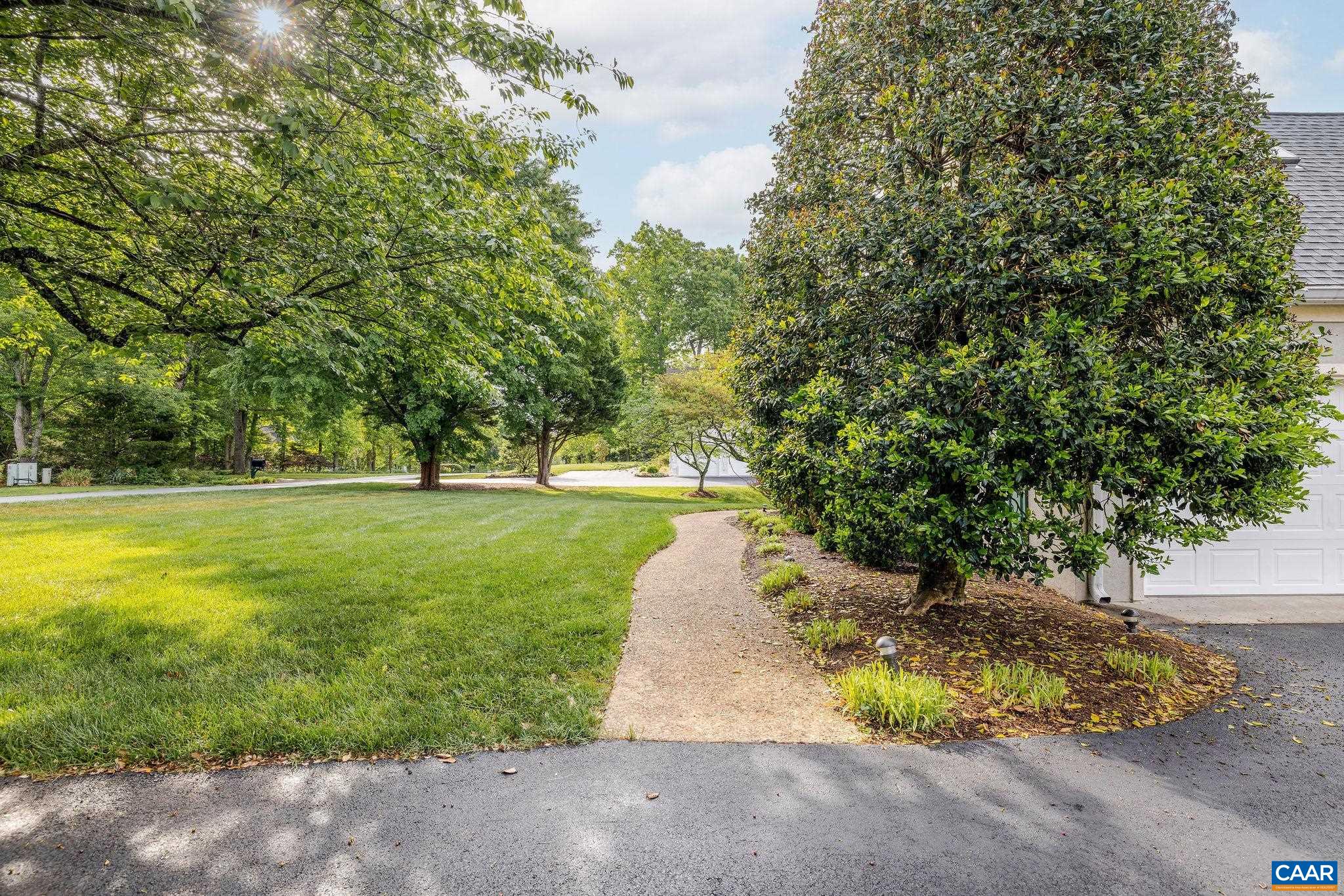 3243 DARBY RD