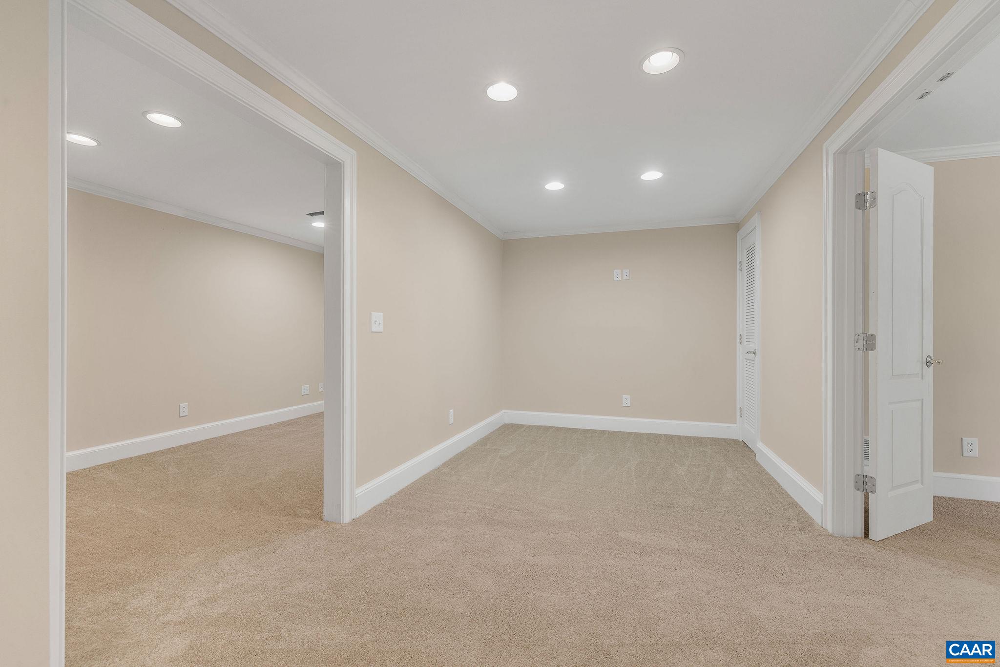 3243 DARBY RD