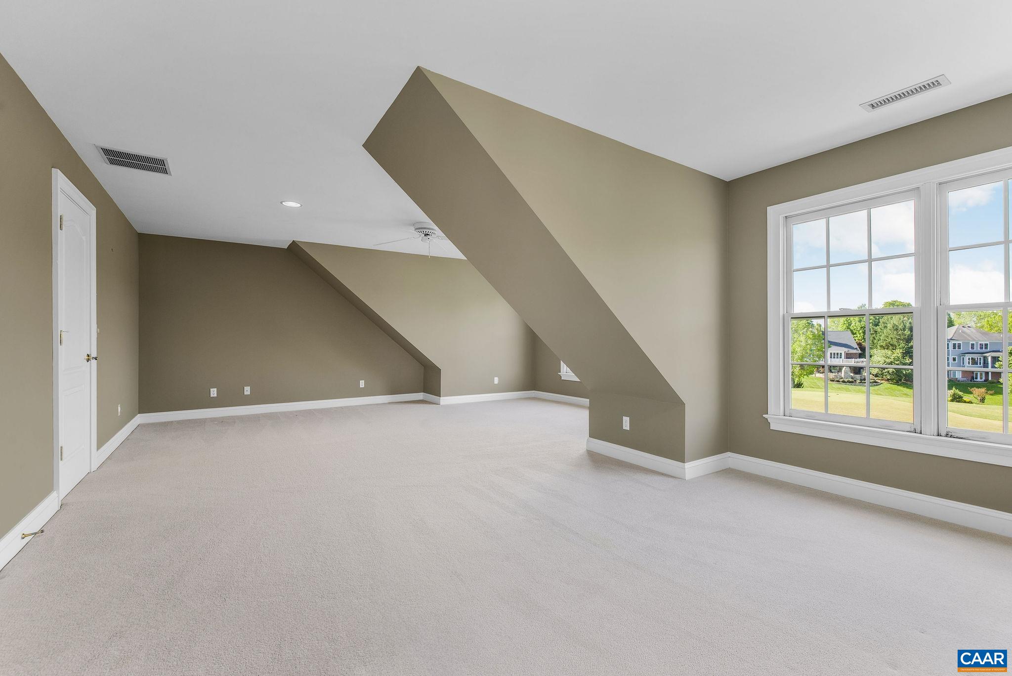 3243 DARBY RD