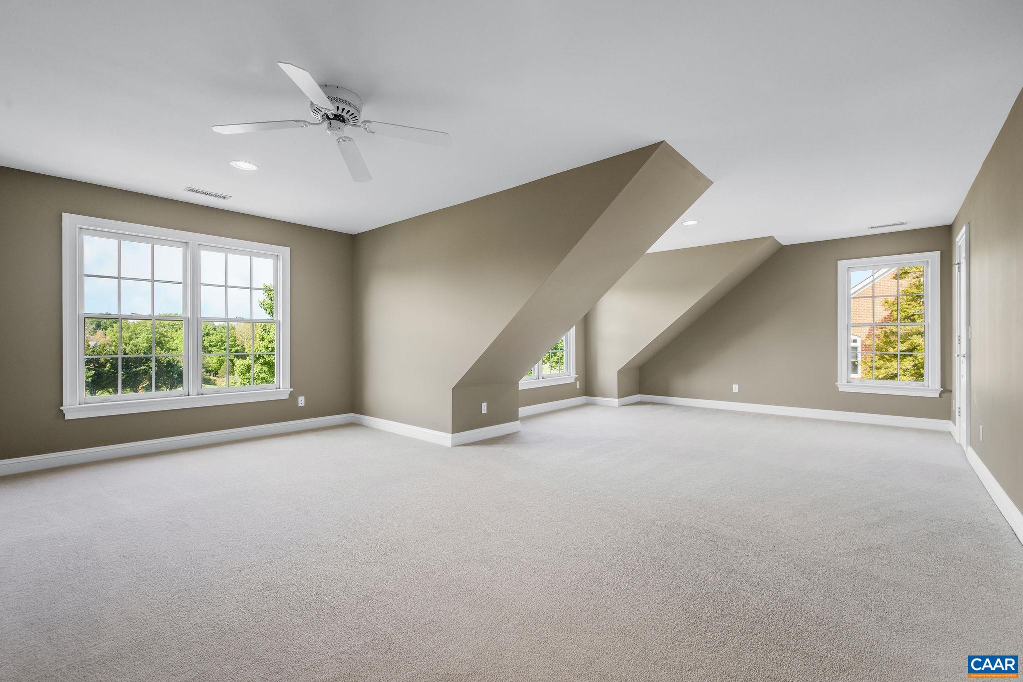 3243 DARBY RD