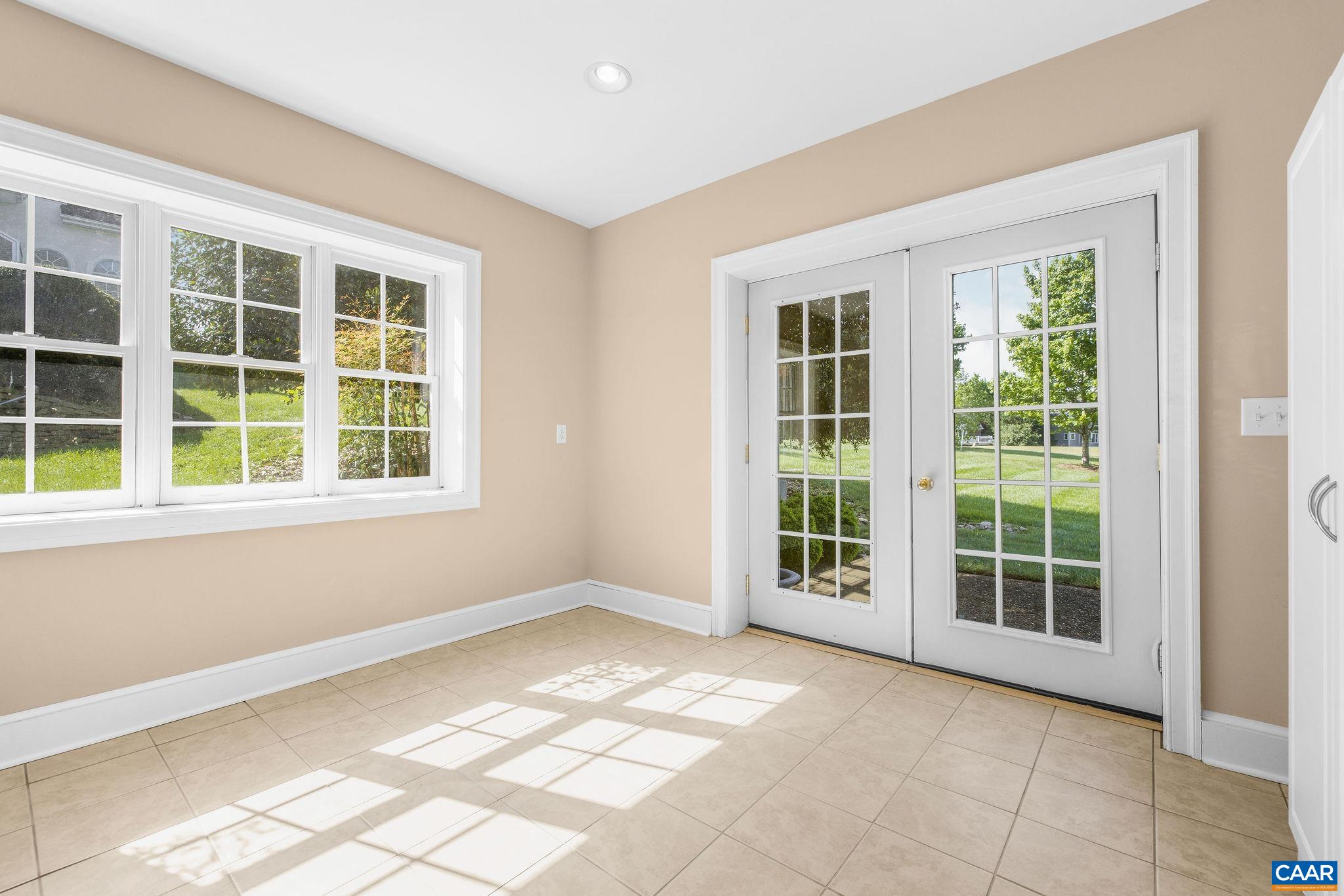 3243 DARBY RD