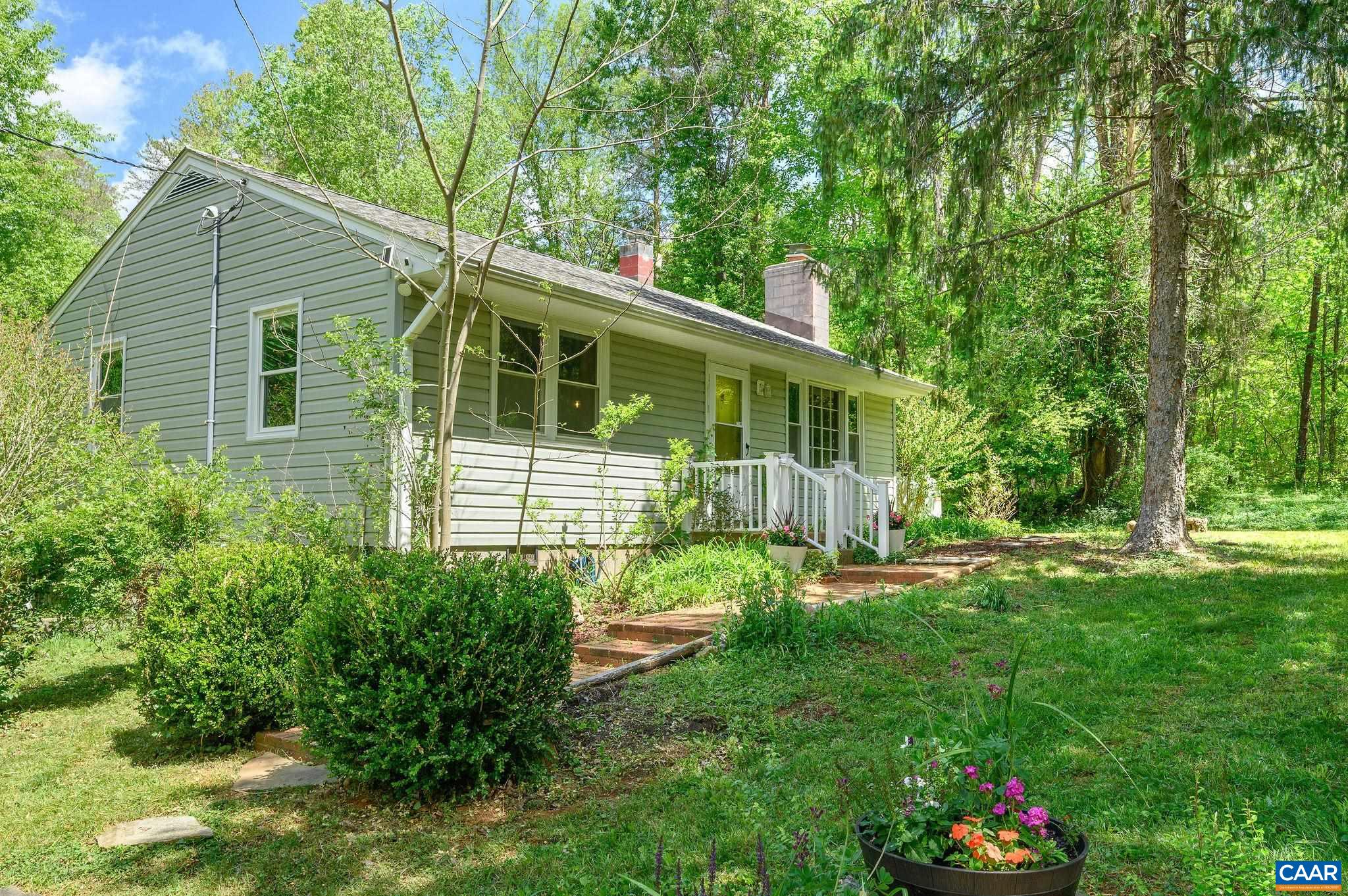 6554 ESMONT RD