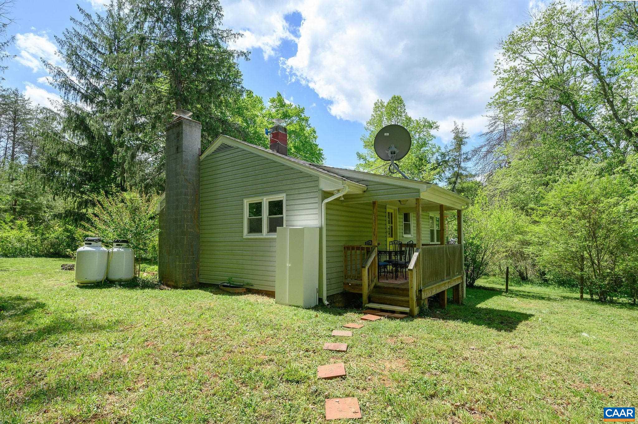 6554 ESMONT RD