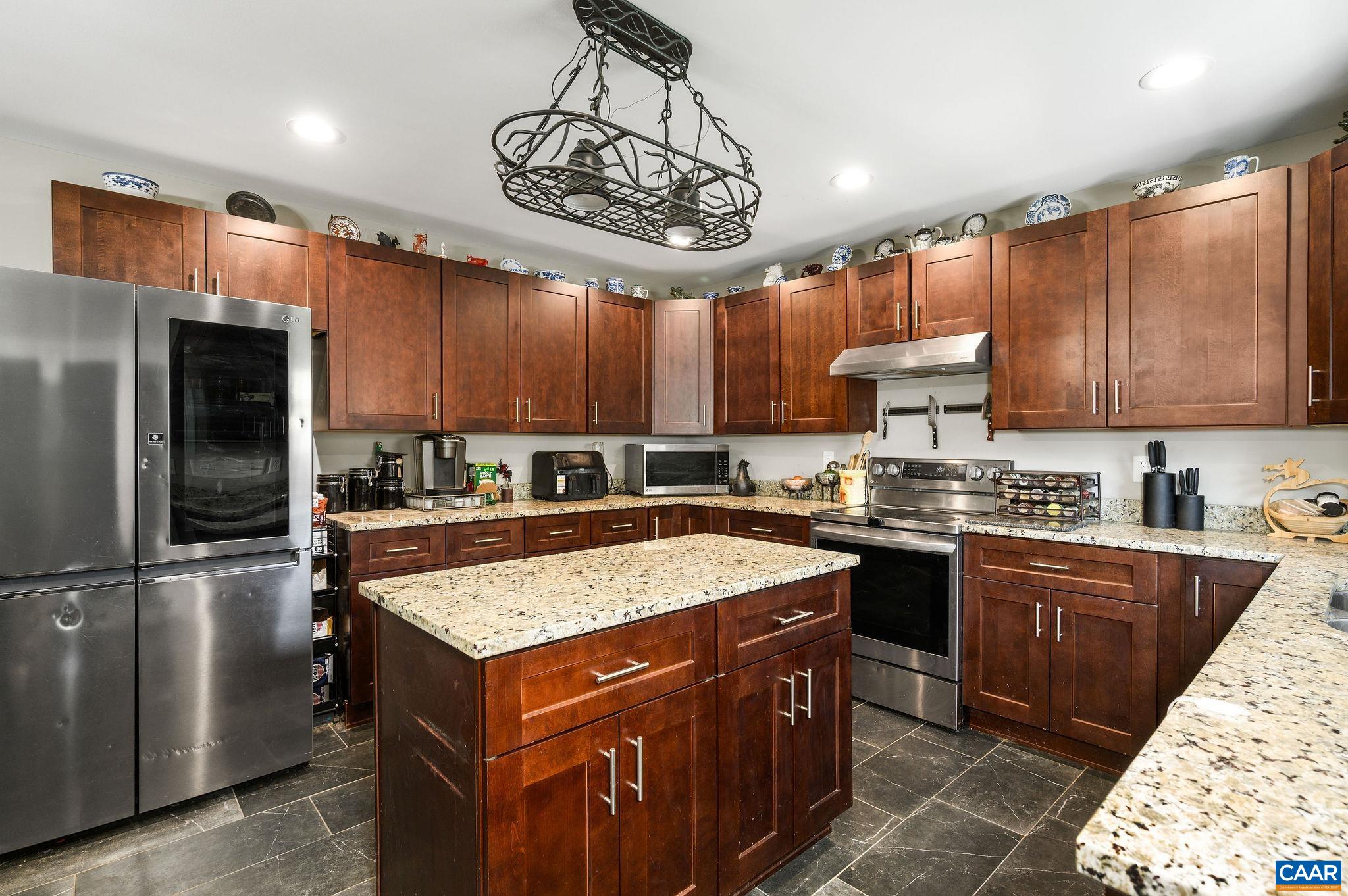 266 SWIFT RUN RD
