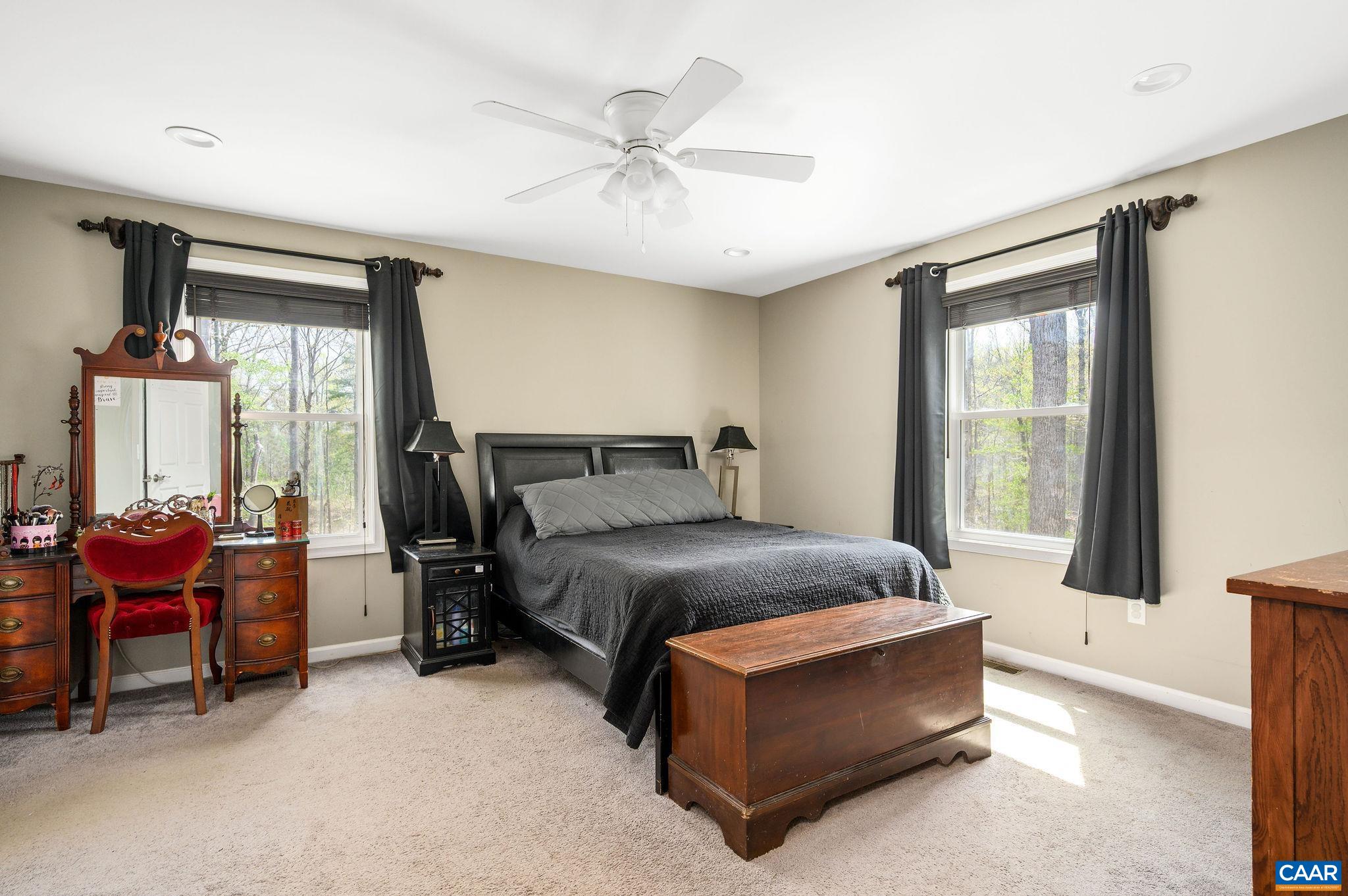 266 SWIFT RUN RD