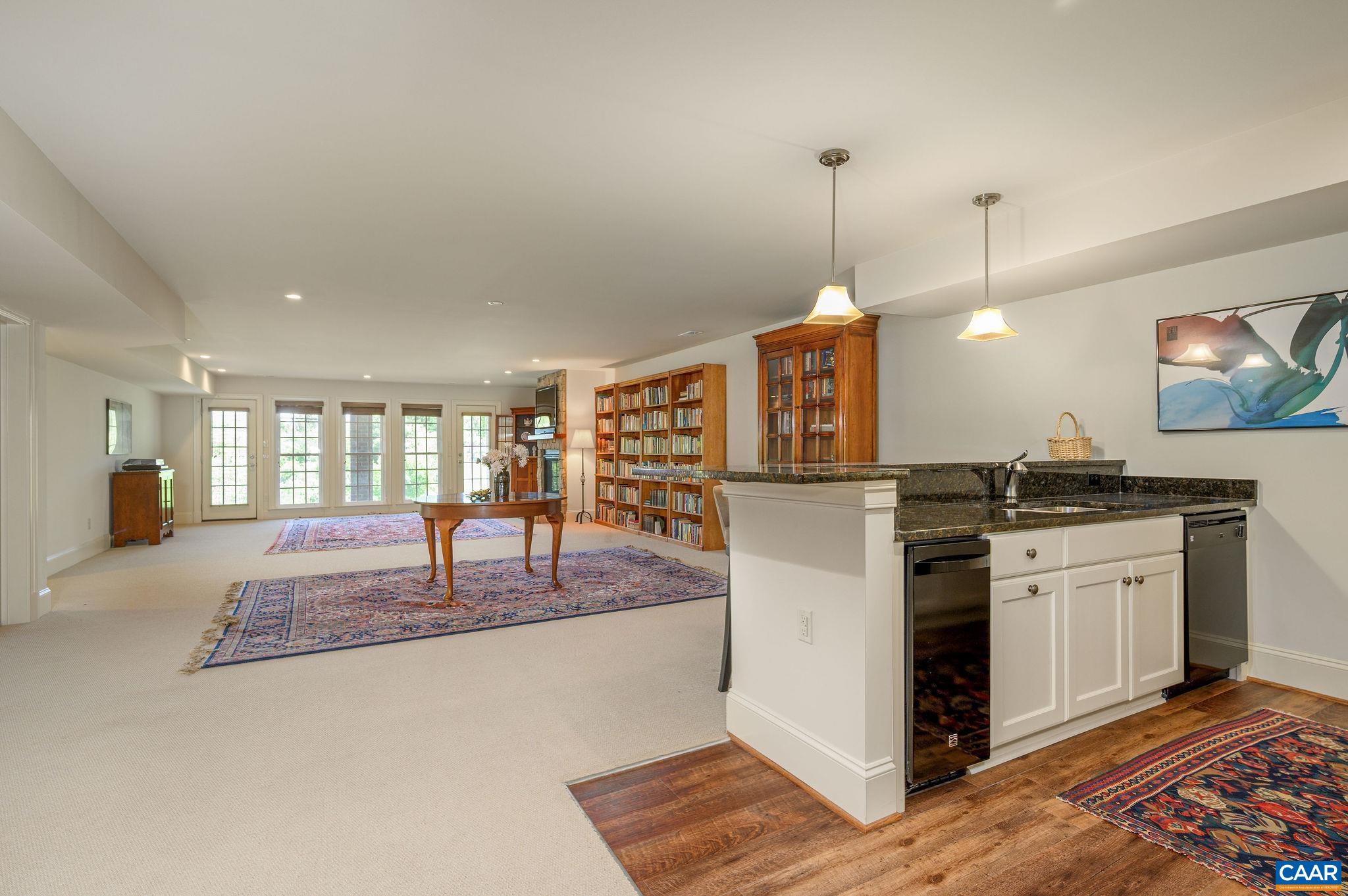 950 MARSH LN