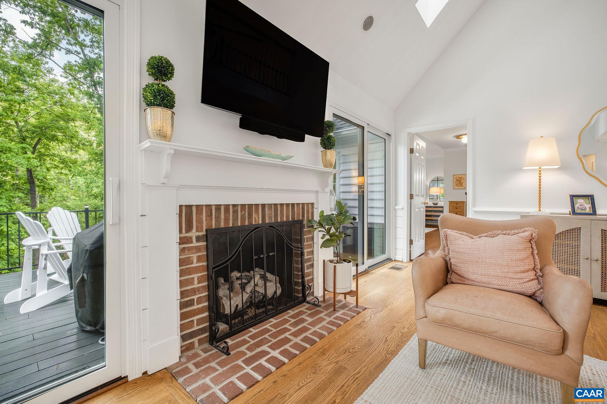 1500 PERTH CT