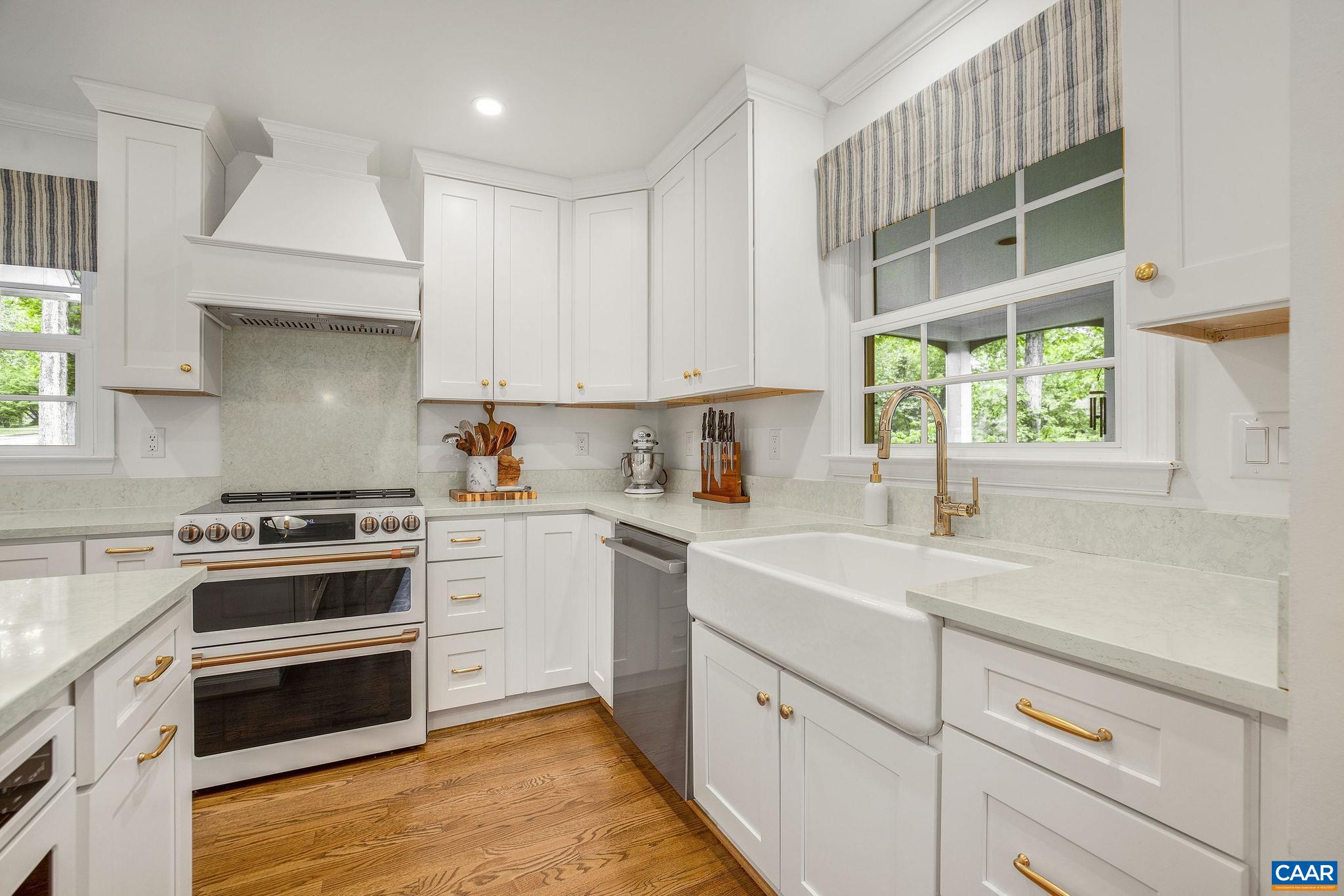 1500 PERTH CT