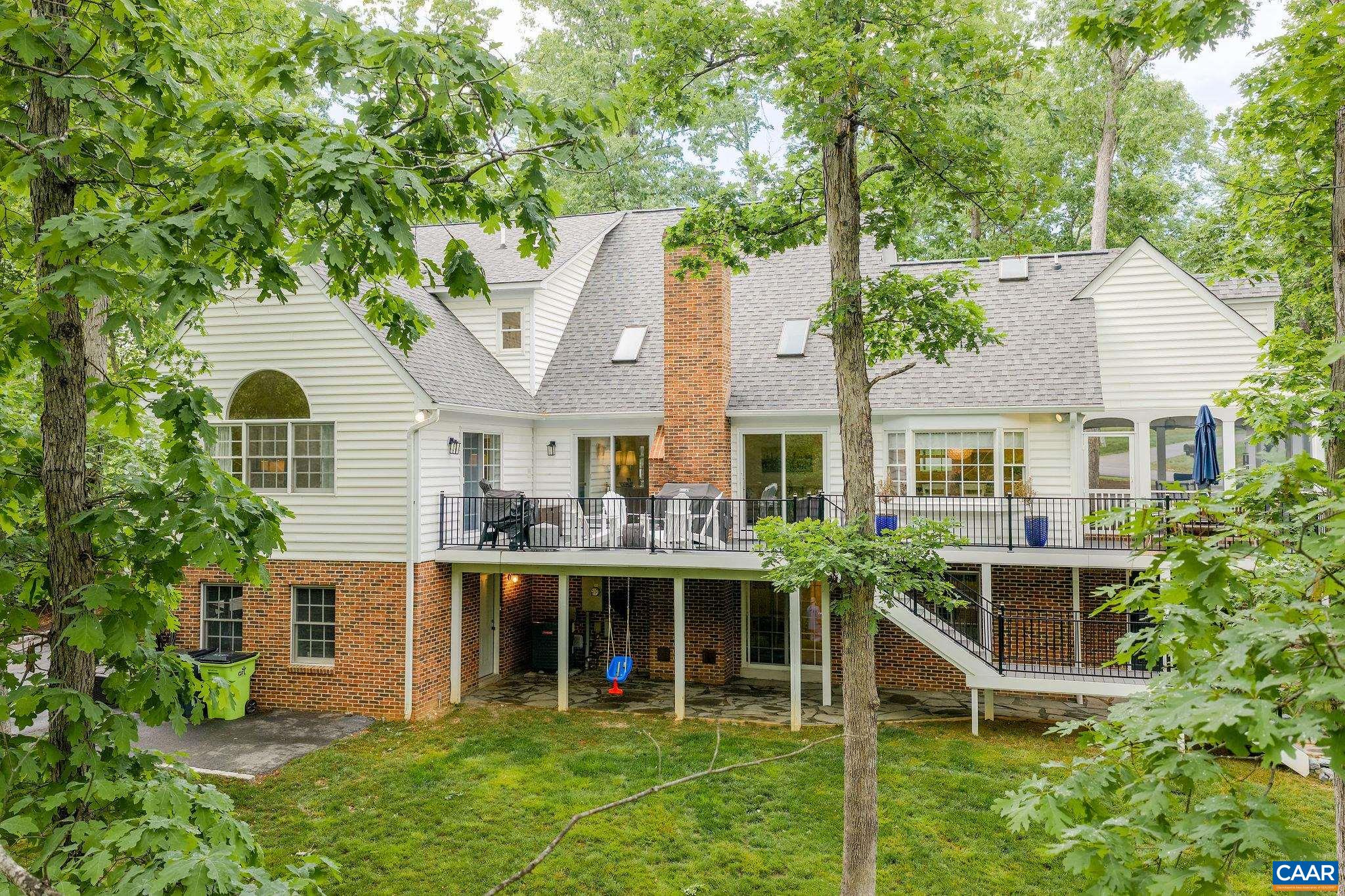 1500 PERTH CT