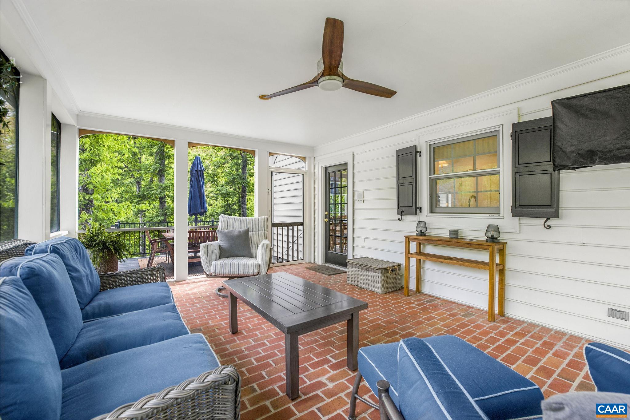 1500 PERTH CT