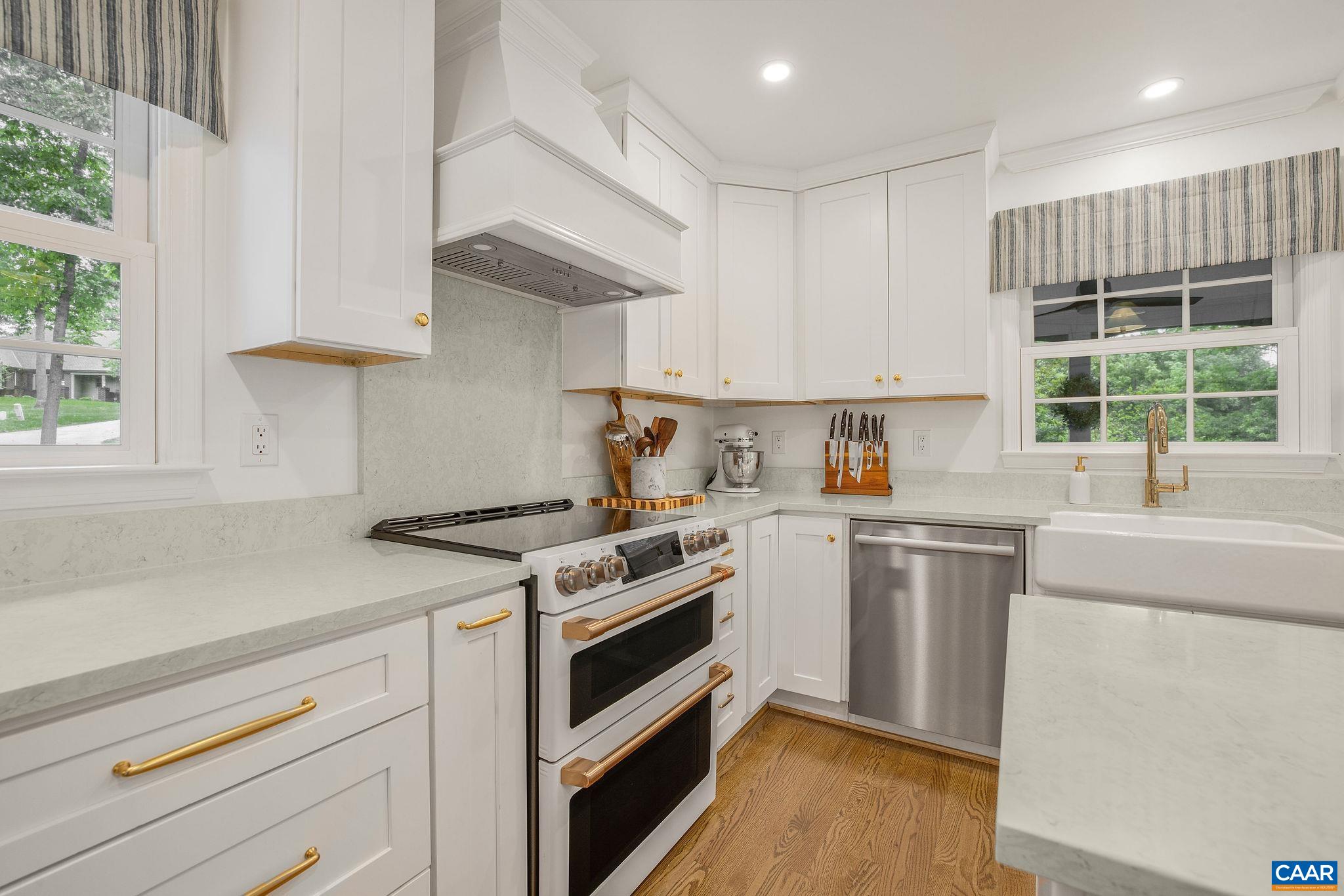 1500 PERTH CT