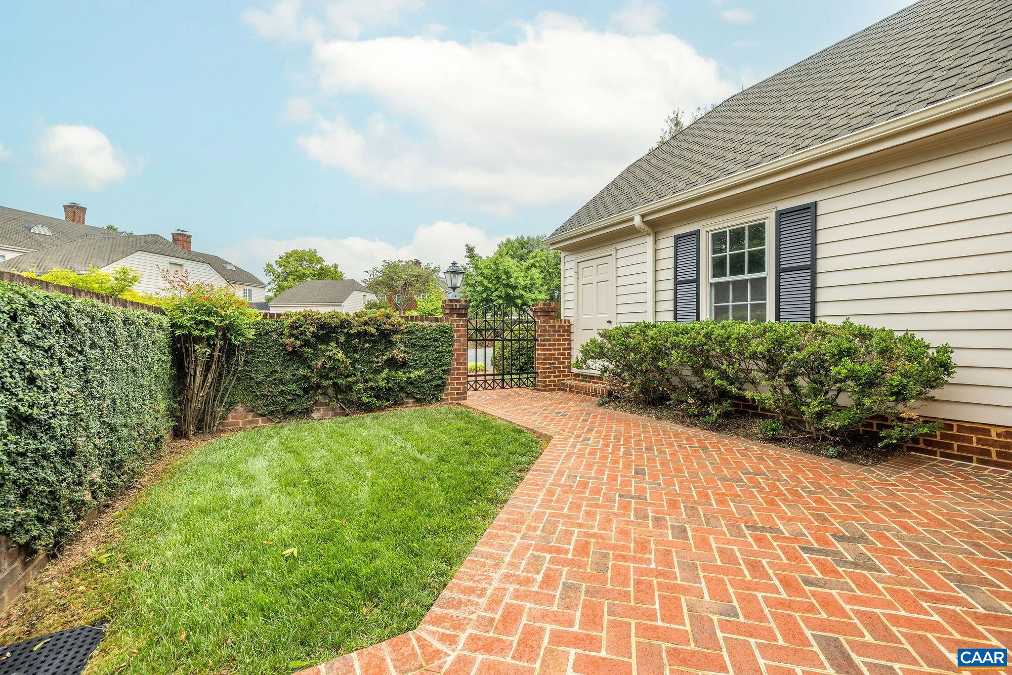 555 DRYDEN PL