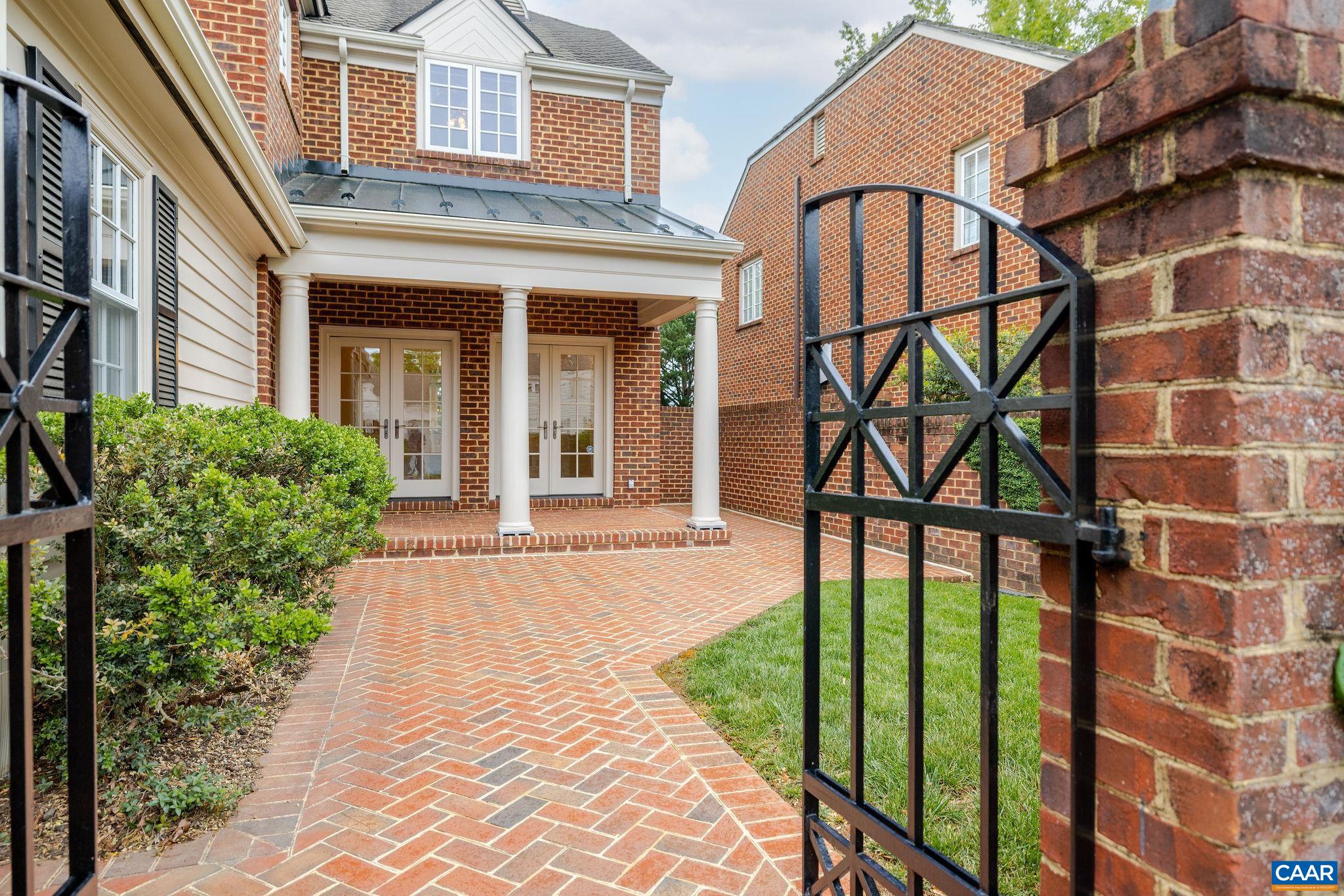 555 DRYDEN PL