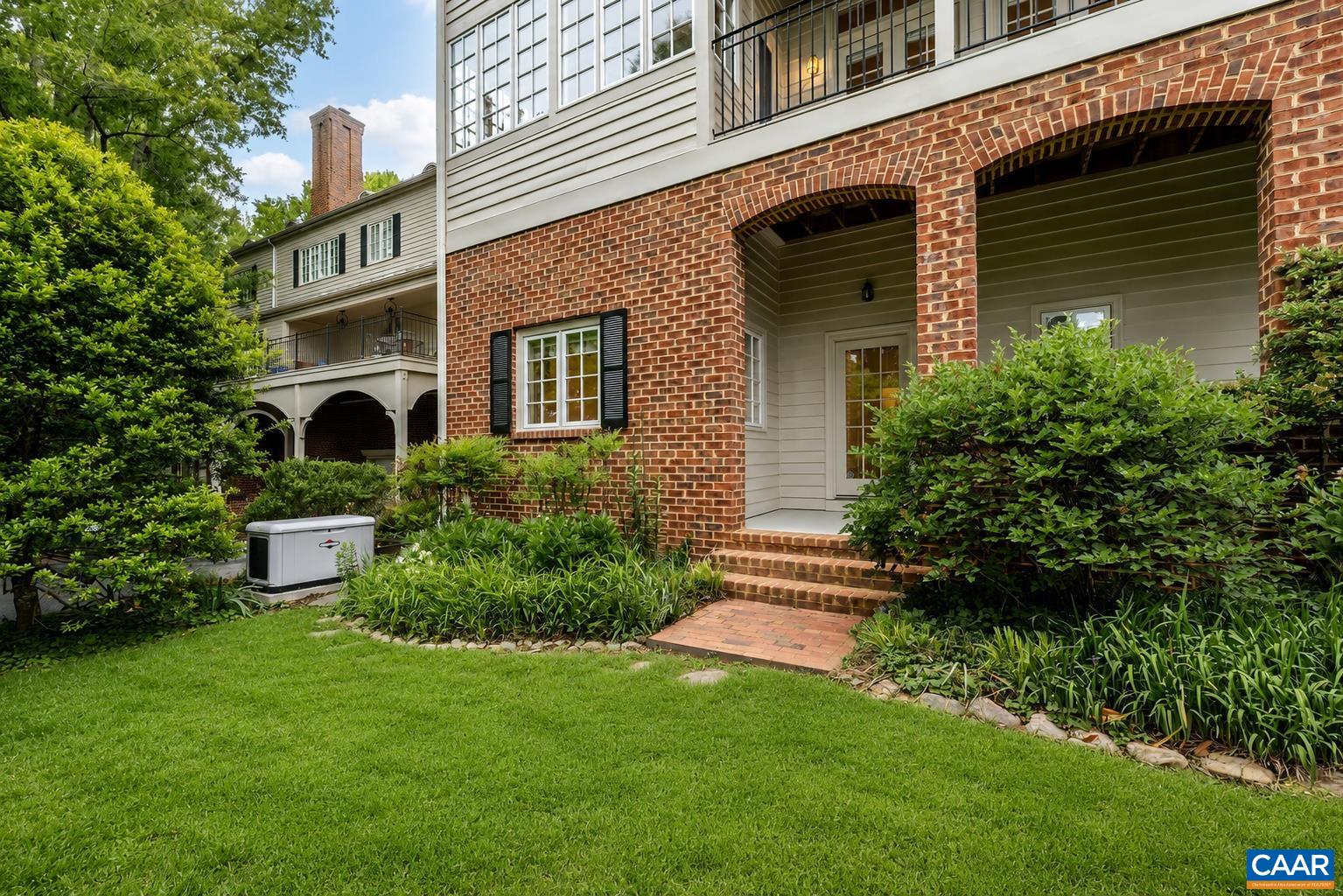 555 DRYDEN PL