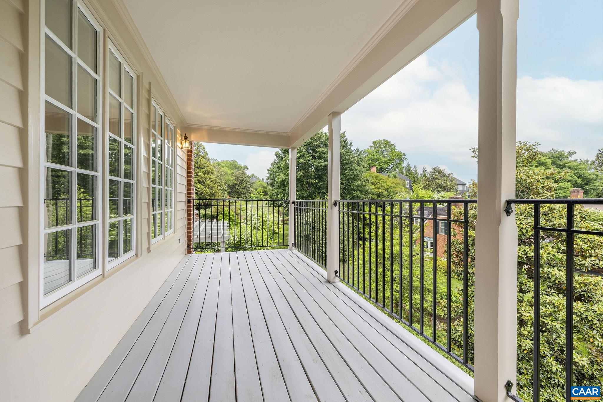 555 DRYDEN PL
