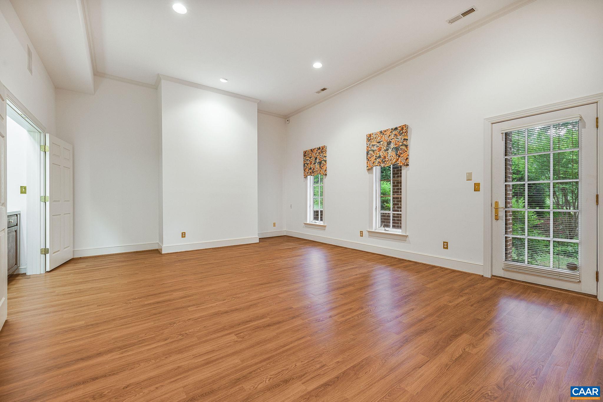 555 DRYDEN PL