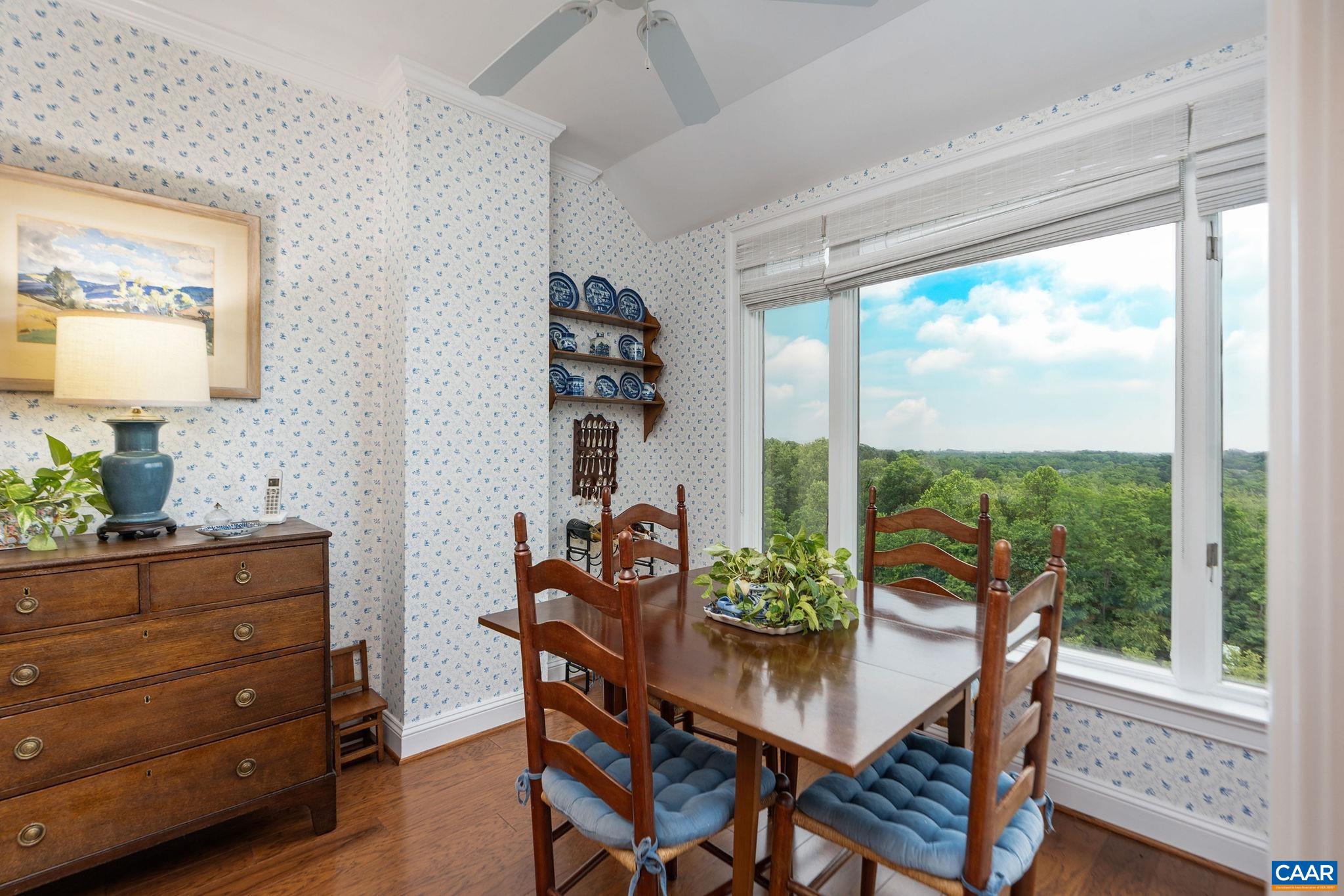 500 CRESTWOOD DR Unit: 2604