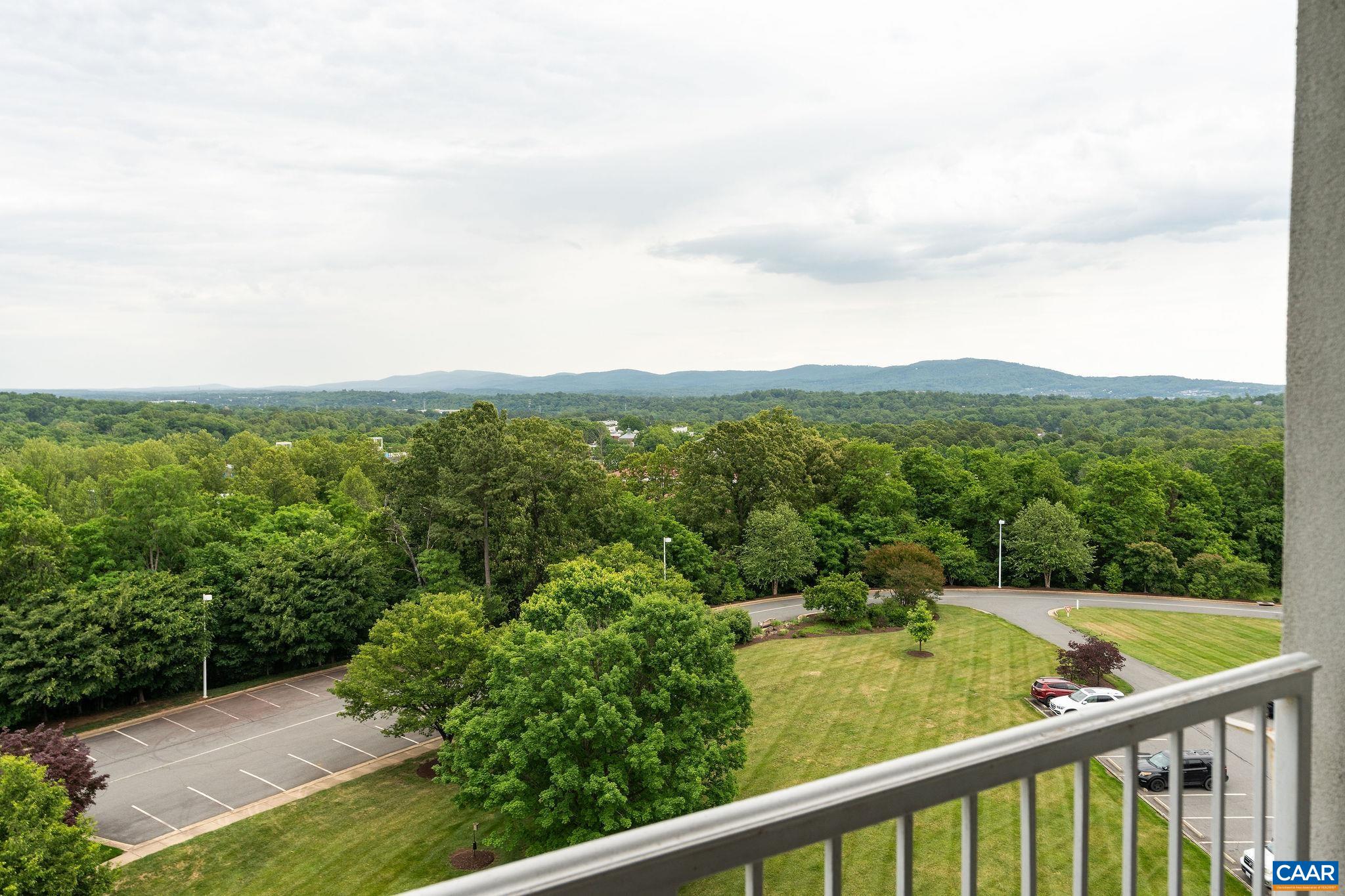 500 CRESTWOOD DR Unit: 2604