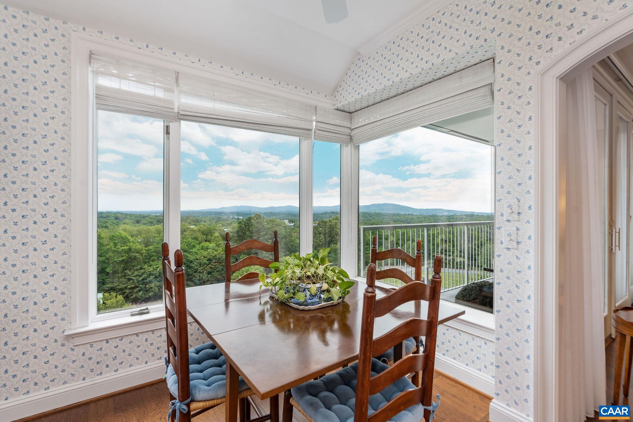 500 CRESTWOOD DR Unit: 2604