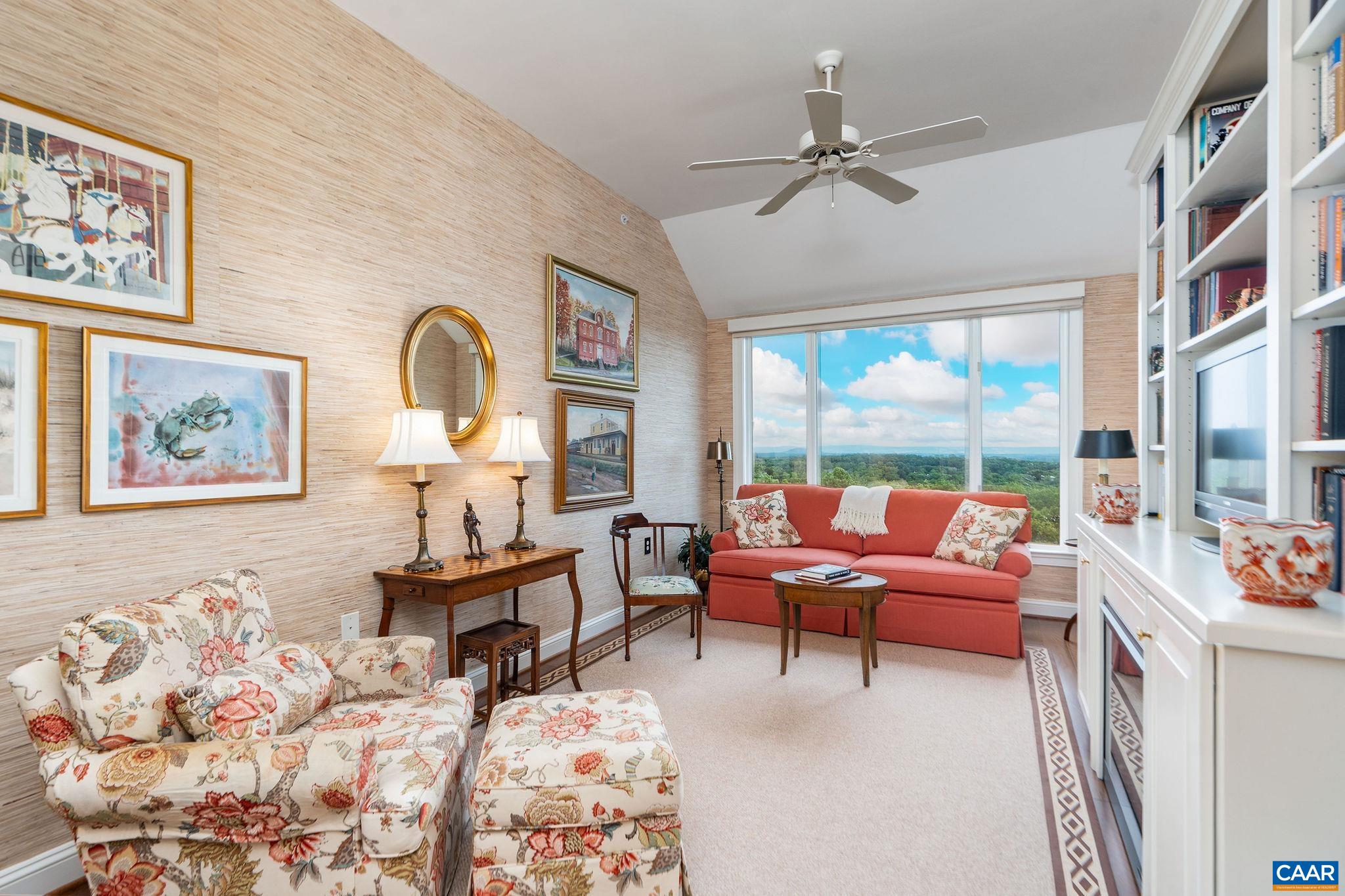 500 CRESTWOOD DR Unit: 2604