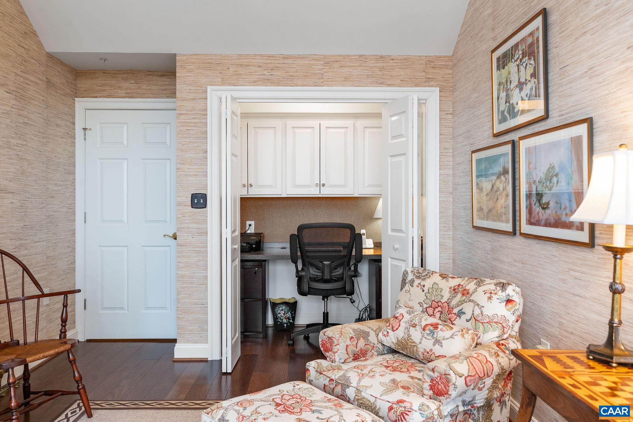 500 CRESTWOOD DR Unit: 2604