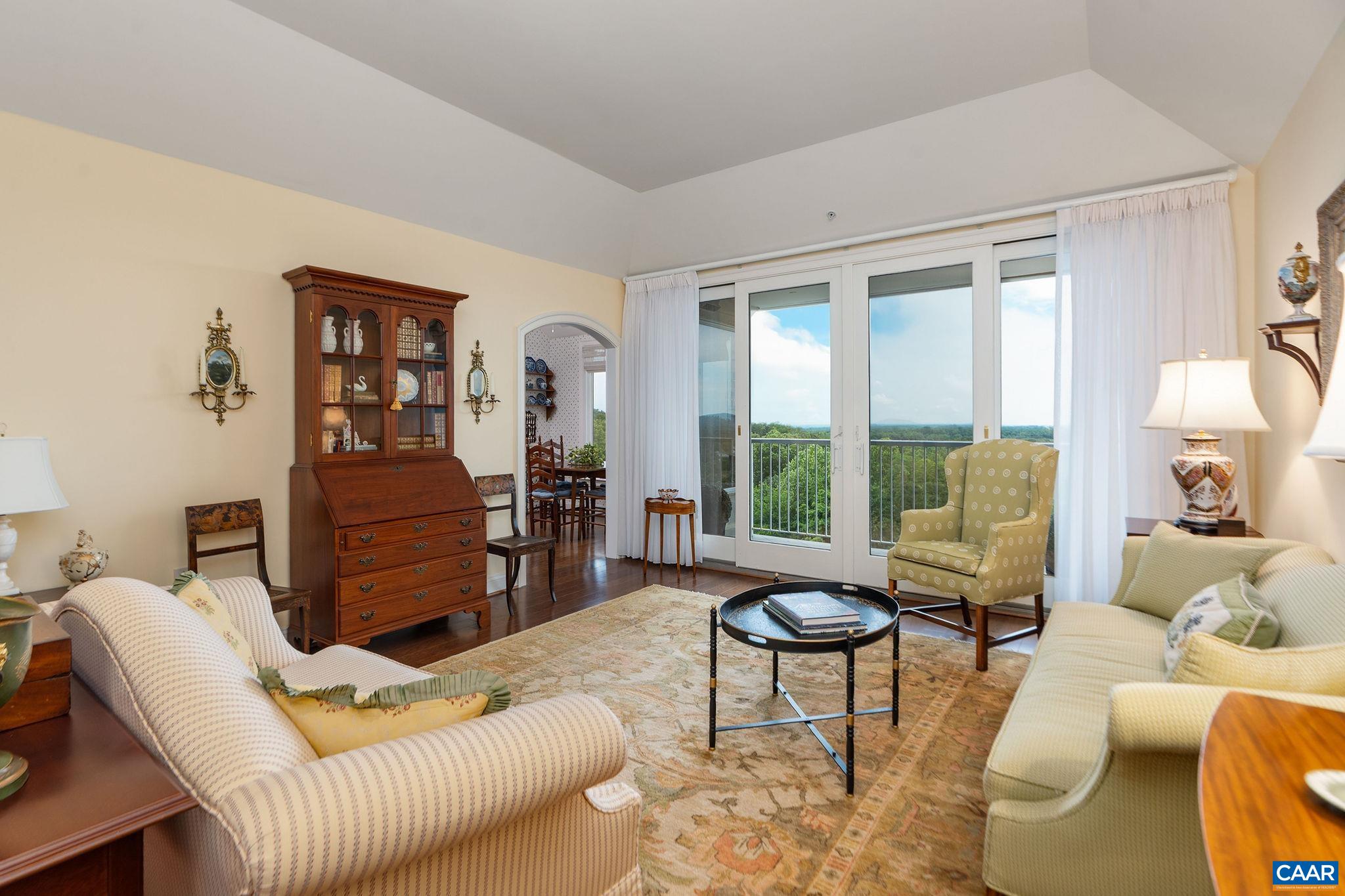 500 CRESTWOOD DR Unit: 2604