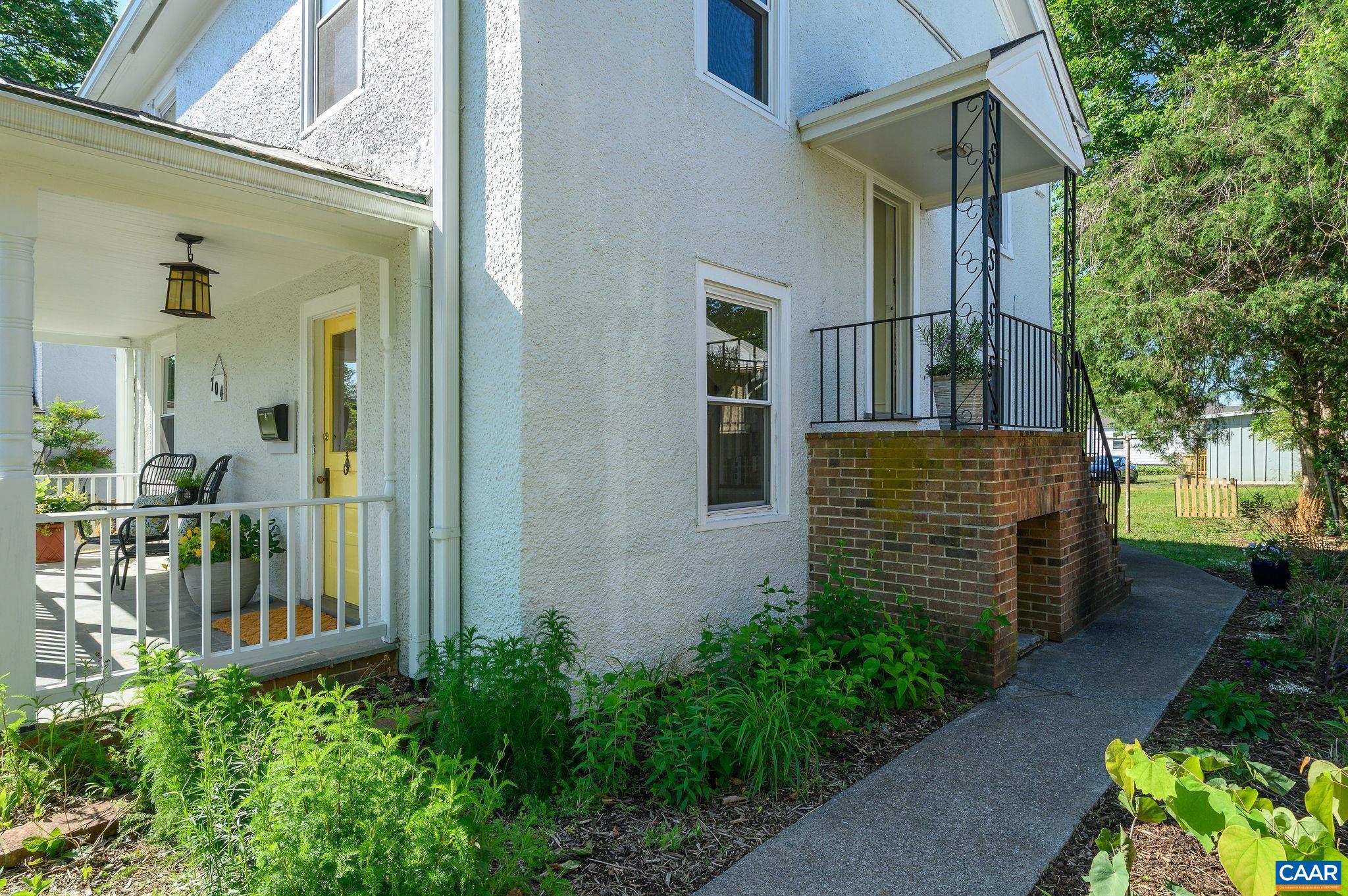 704 BLENHEIM AVE