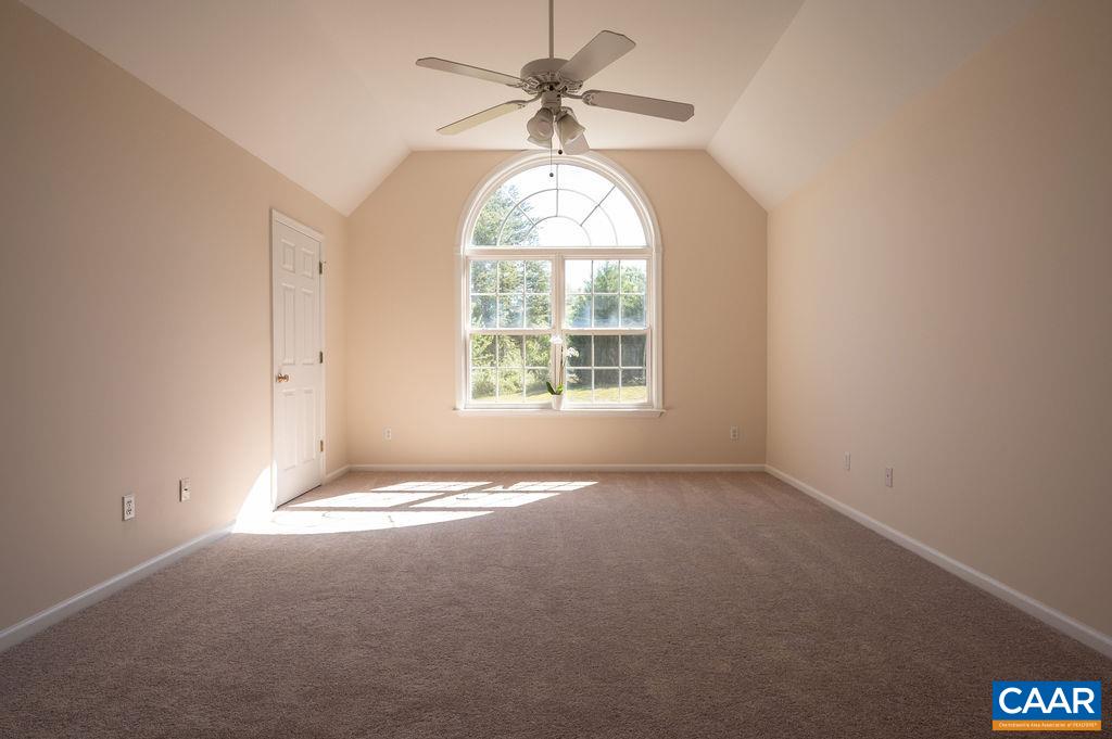 121 SUNDROPS CT