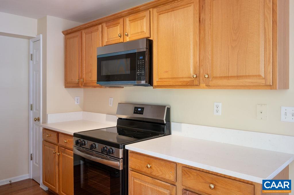 121 SUNDROPS CT